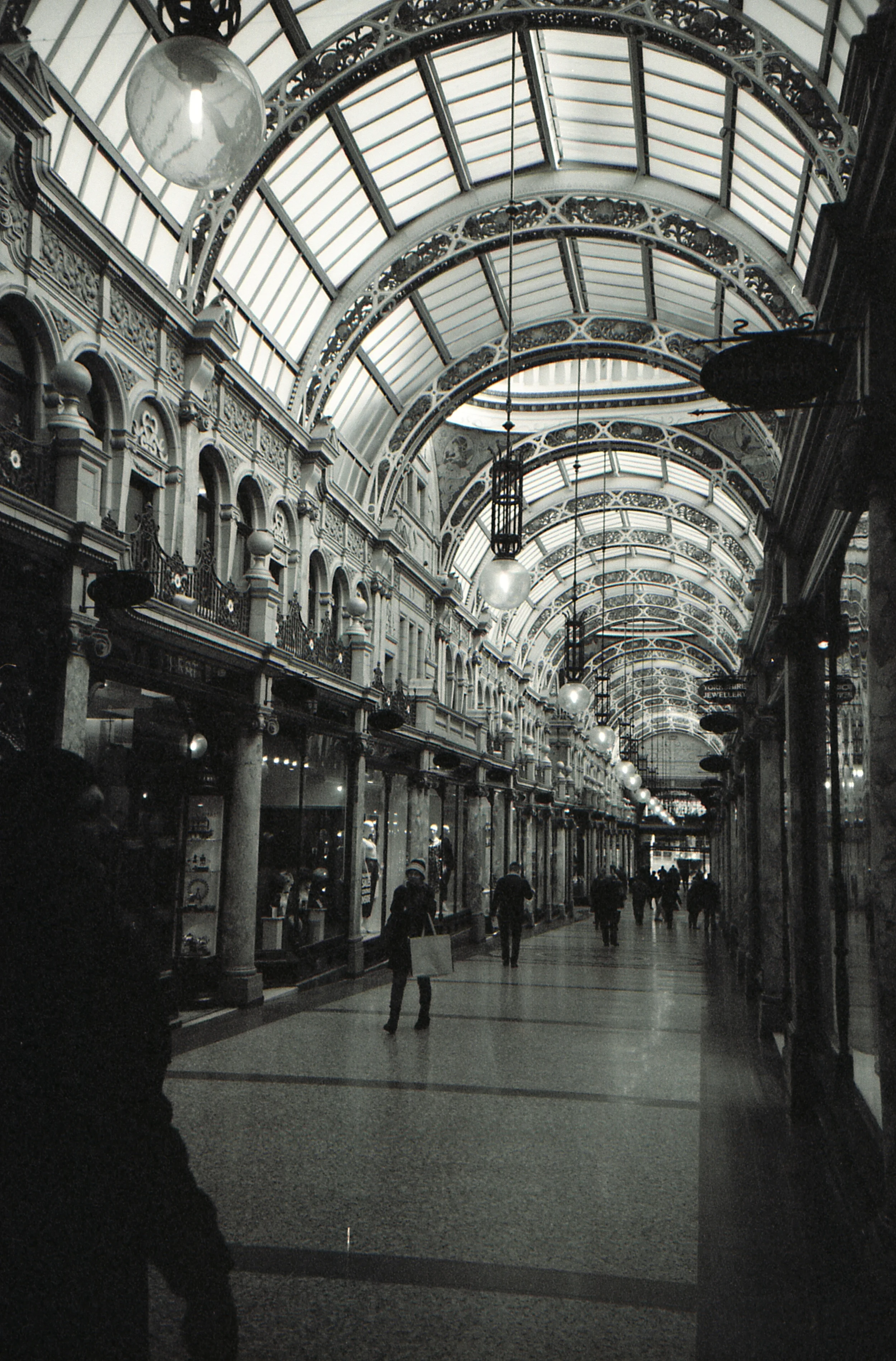 34/366 - I went back to the Victoria Quarter to see what it would look like in black and white. It did not disappoint.
