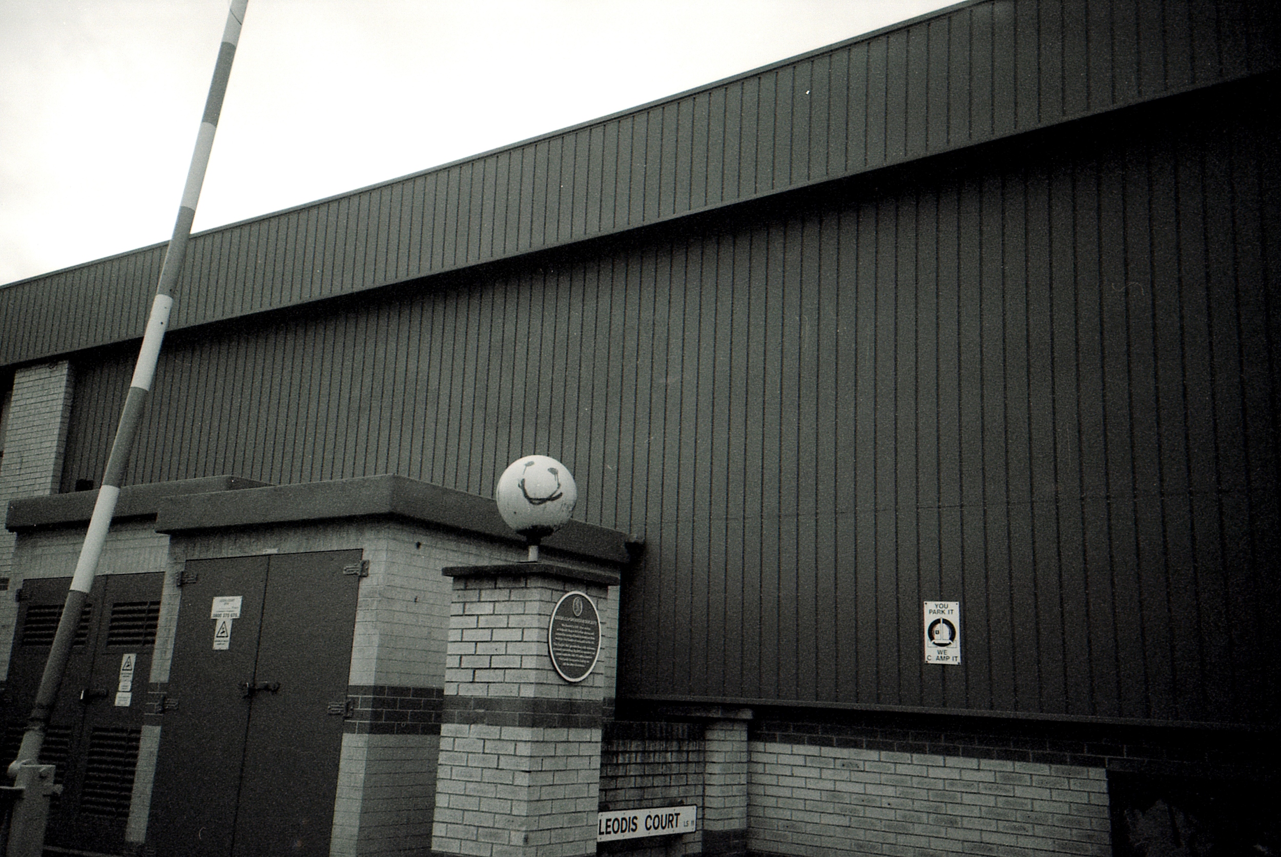38/366 The last B&W photo from this roll, always nice to see a smiley face haha