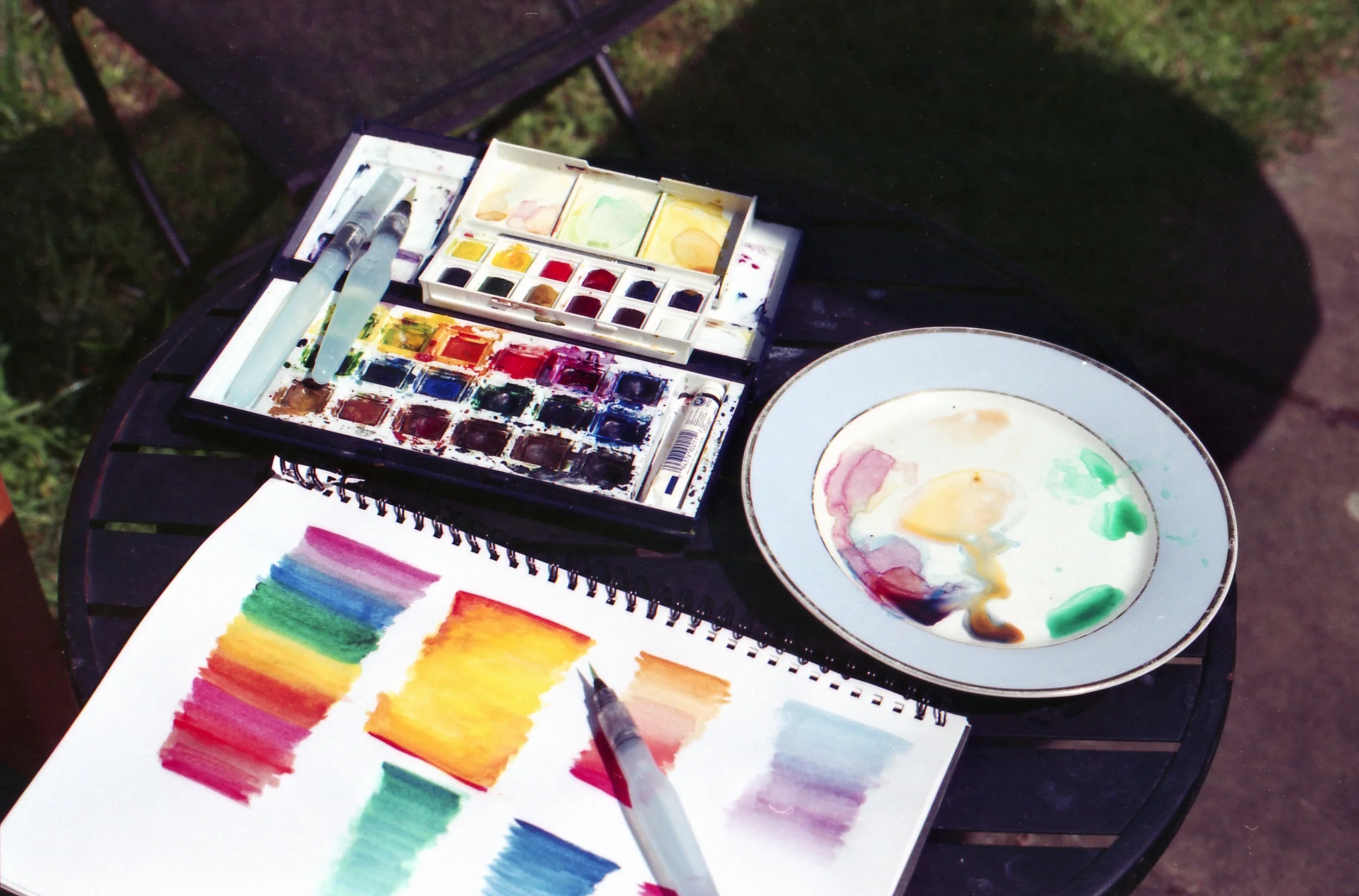129/366 - I've been playing around with watercolours again recently (that navy messy palette of paints is so old ha!) and I'm loving it especially when its nice enough to paint outside in the sunshine.