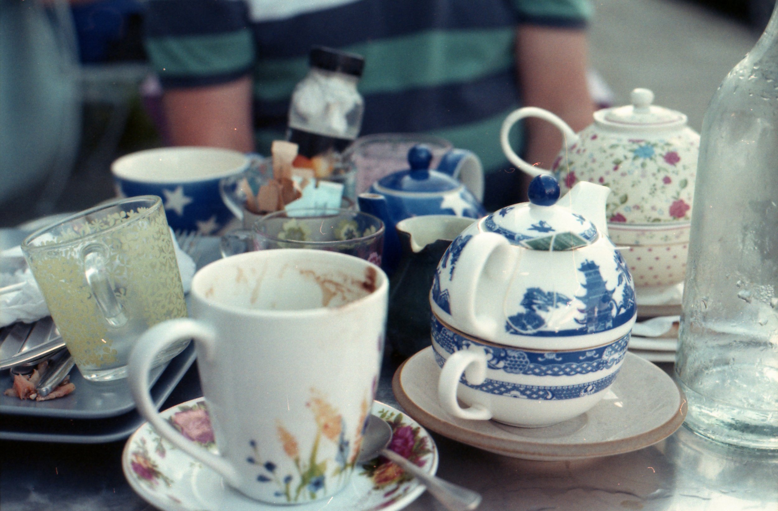 236/366 - I'm not sure which is my favourite part of this photo - the cute teapot or the complete chaos that is left behind after 4 people have had breakfast together at a cafe haha