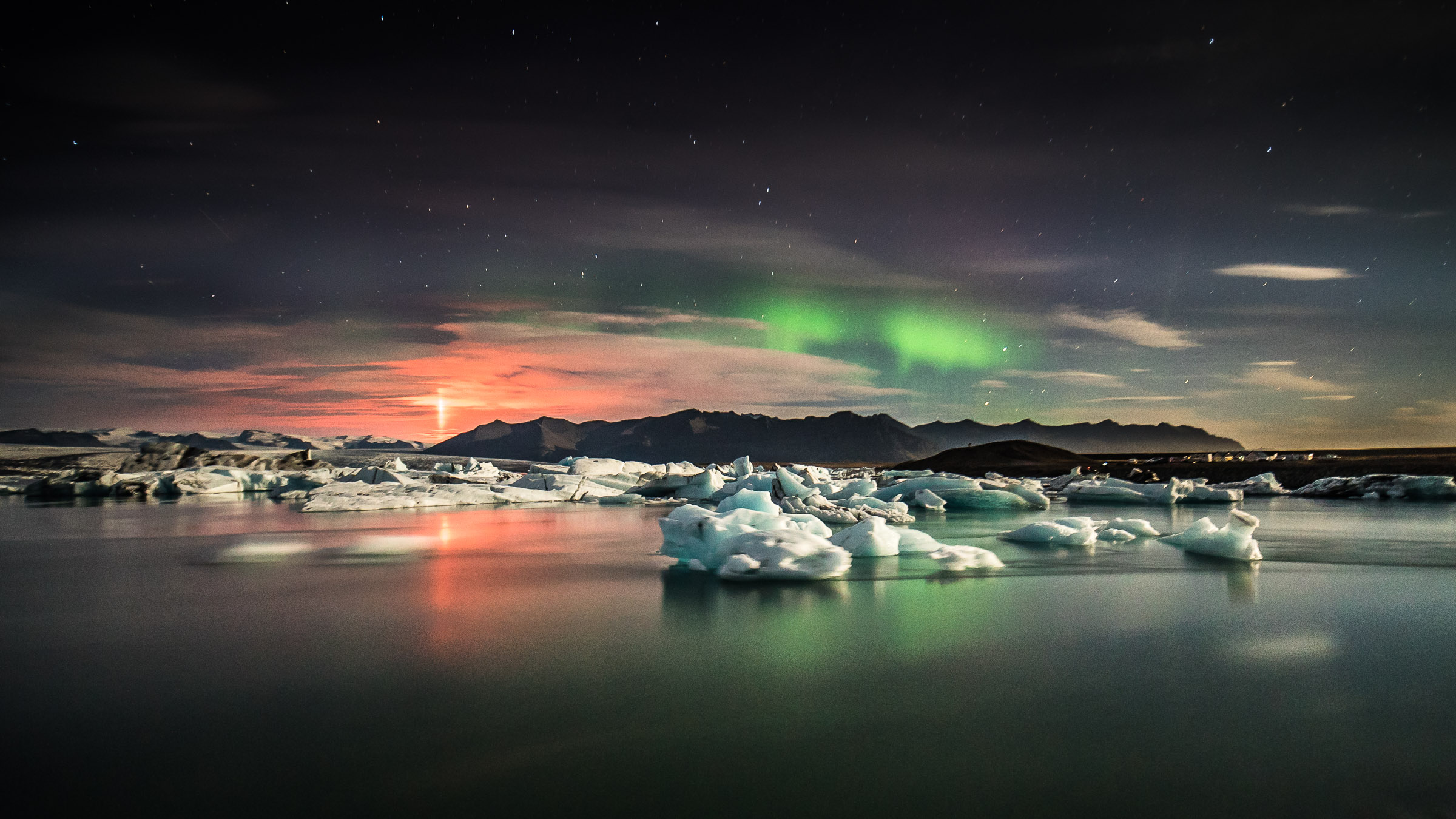 Aurora over Jokulsarlon