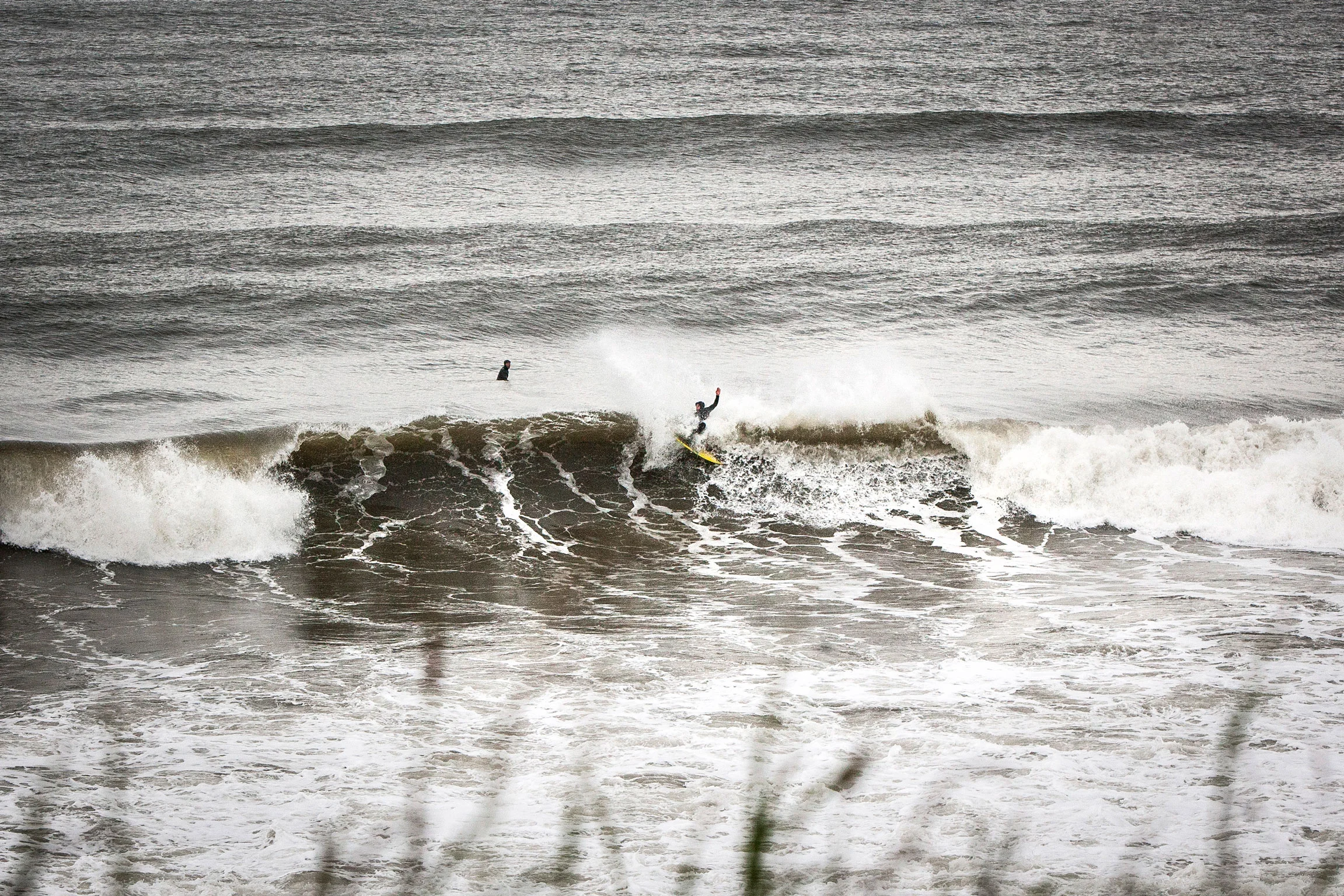 Everything must end, and it looks like this seemingly endless flat spell ( make that year ) has done just that. Here's Bulla taking it out on the lip.