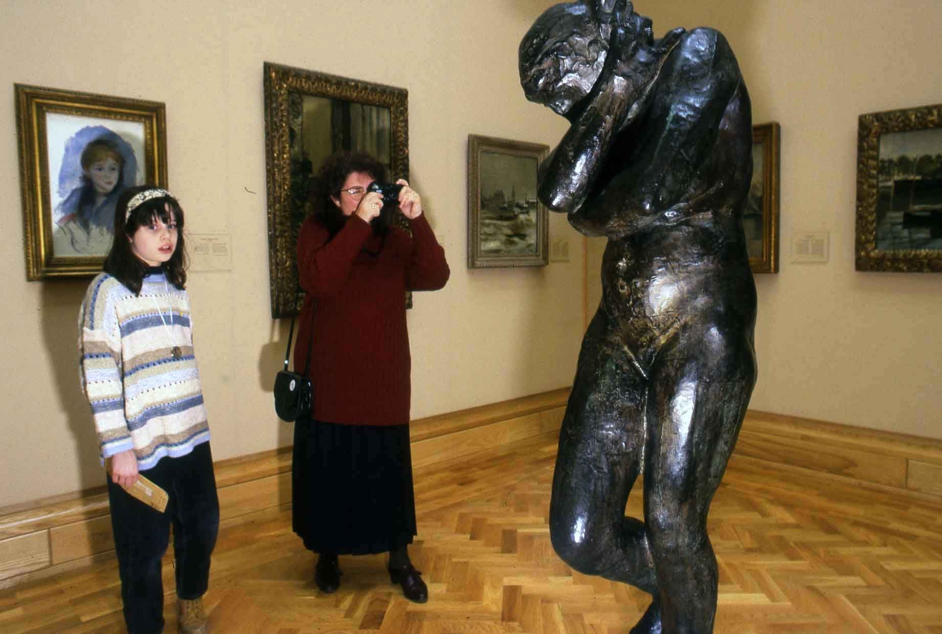 Shy Sculpture, National Museum of Wales. 1994.