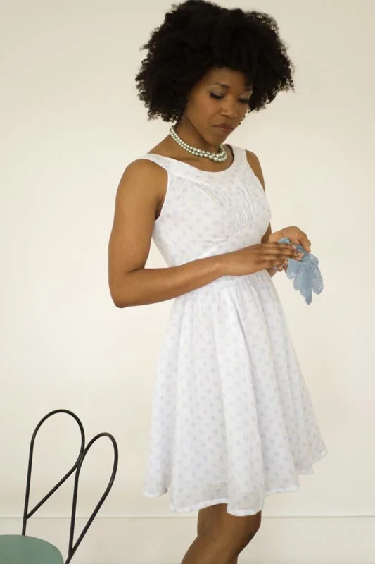 CHANTILLY Colette This fully lined dress is designed to be made in a soft fabric. A neckline yoke and flattering curved midriff provide shape, while gathers at the bust and six gore skirt give soft fullness. Closes with an invisible side zipper.