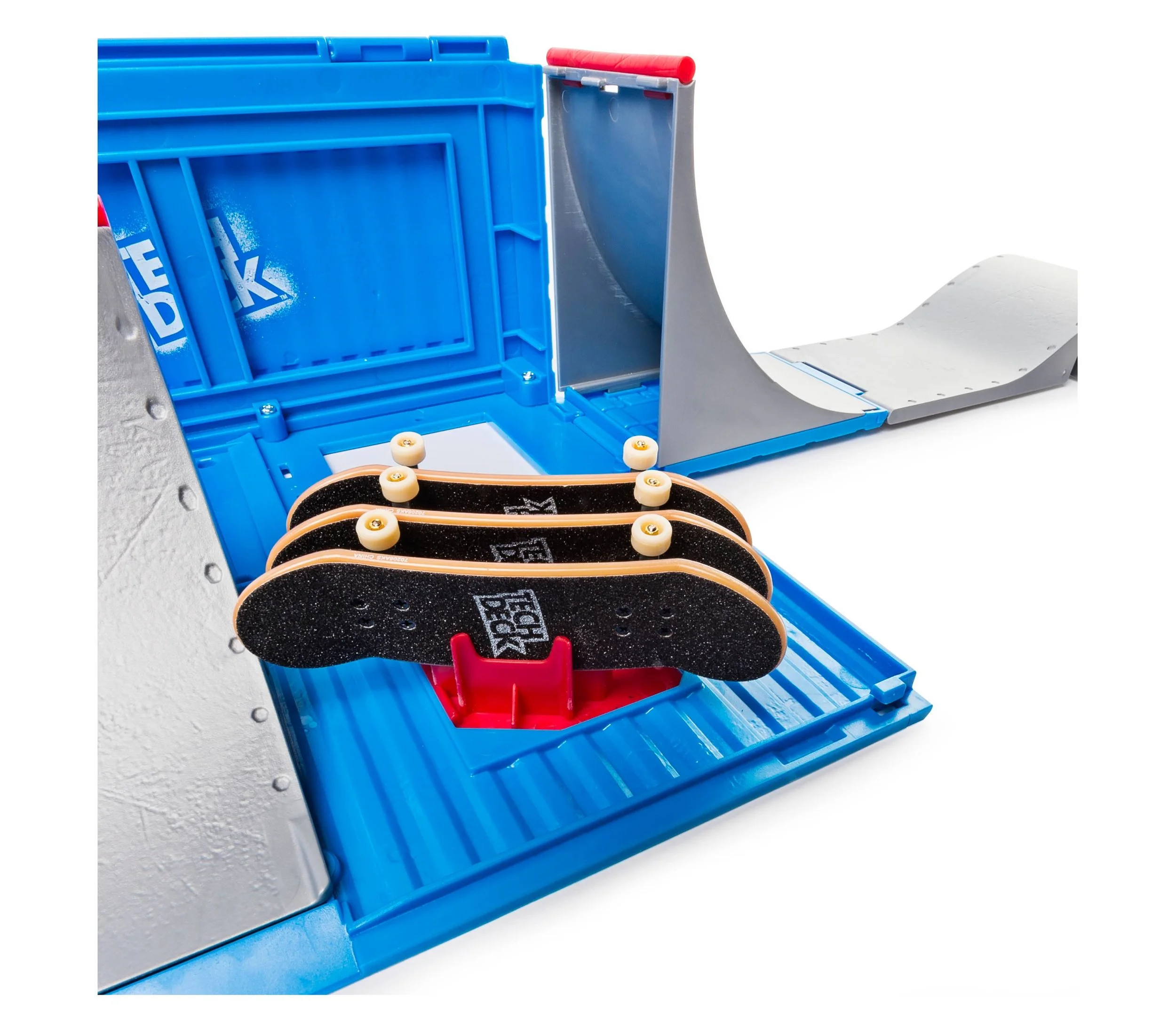 Transforming SK8 Container - Tech Deck 5.jpeg