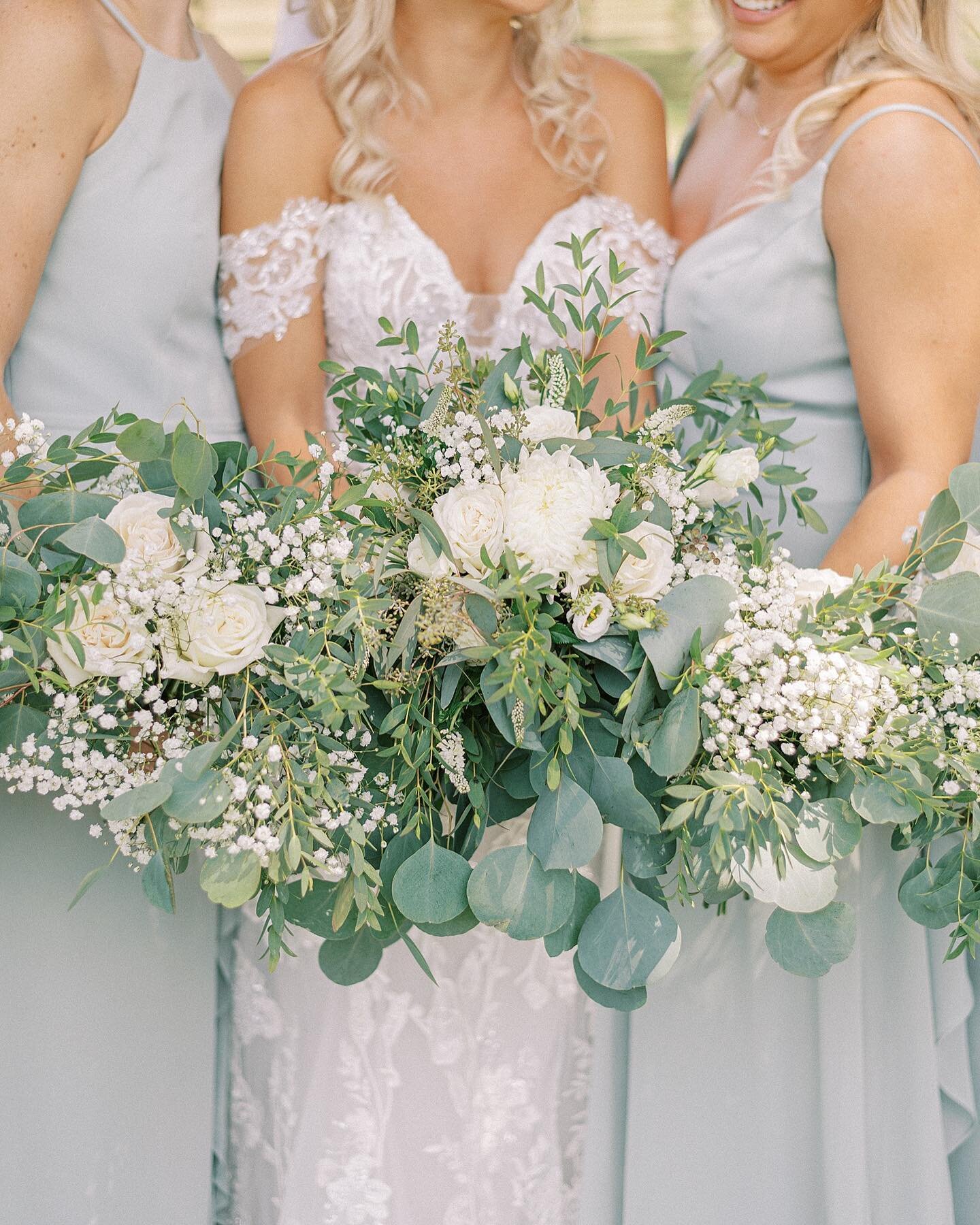 Just finished editing Christina &amp; Nick&rsquo;s wedding preview gallery! 

Swipe 👉🏻 for a sneak at their amazing day! 

Venue @canopycreekfarmevents
Coordinator @audreygatsbyllc
Bridal Gown @bridalandformal
Men&rsquo;s Attire @menswearhouse
Brid