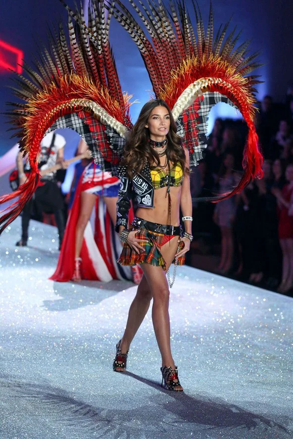 victorias-secret-vogue-59-14nov13-rex_592x888.jpg