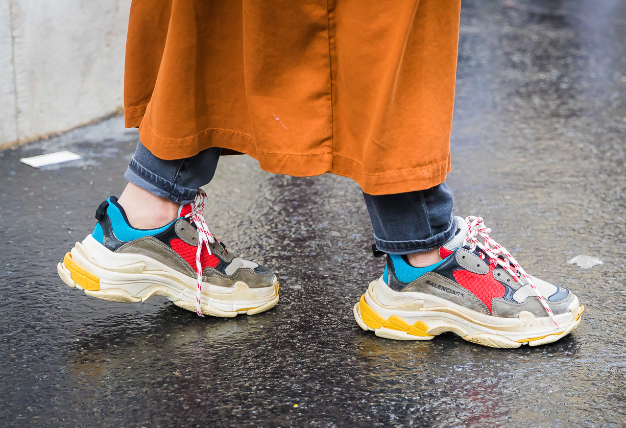 balenciaga triple s taupe multi