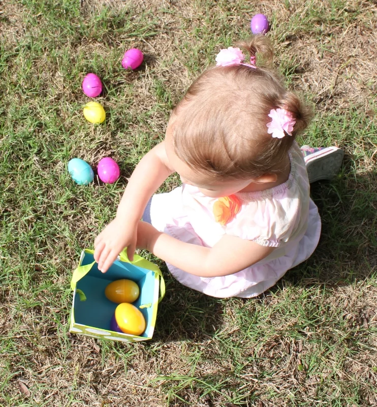 Kenzie's egg "jackpot". Not sure she picked up another one after this - but no egg was left in this particular vicinity. 
