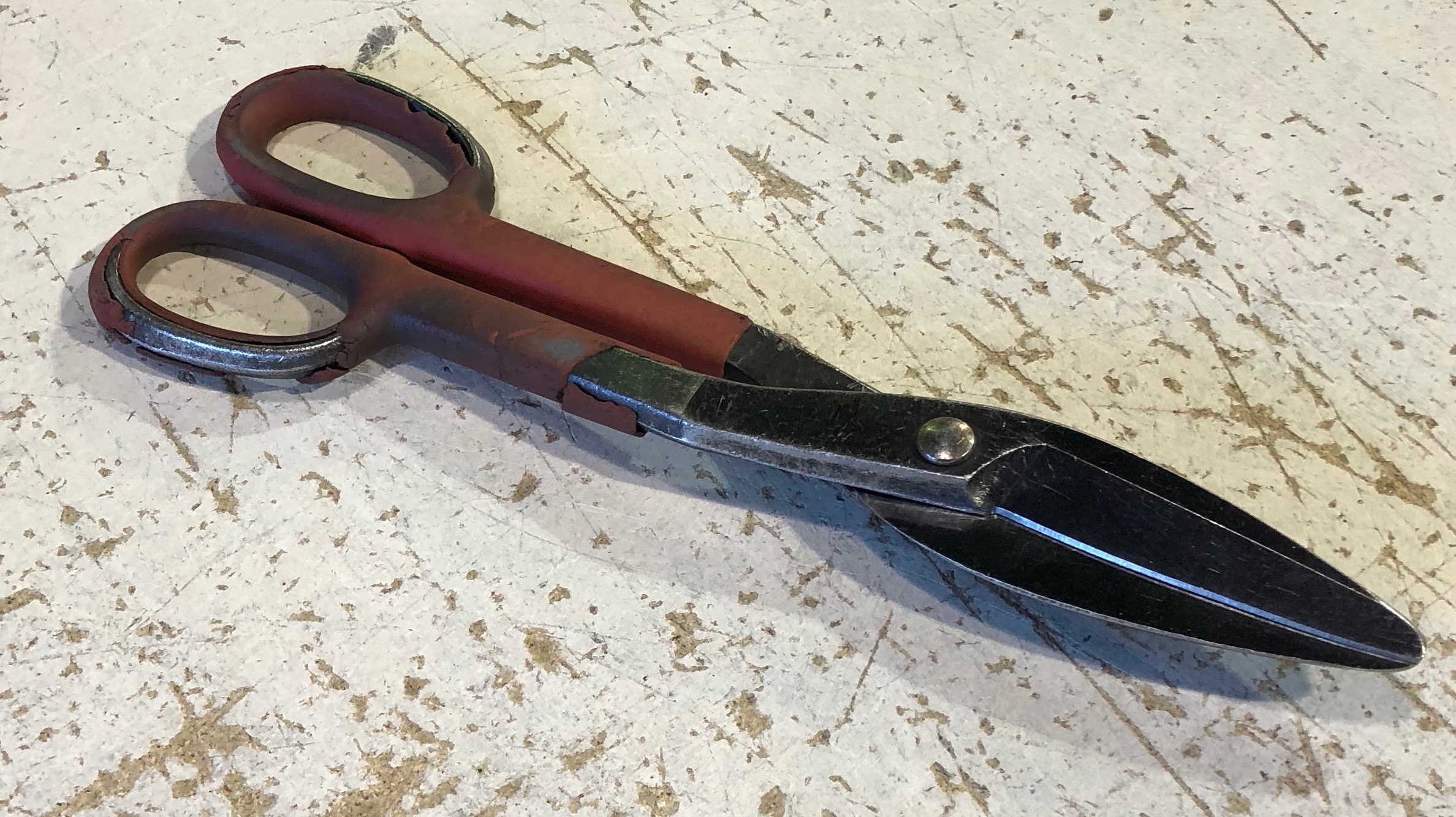 Sheet Metal Cutting Tools: Straight and Bulldog Tin Snips