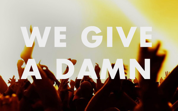 Cheering_crowd_in_a_concert2.jpg