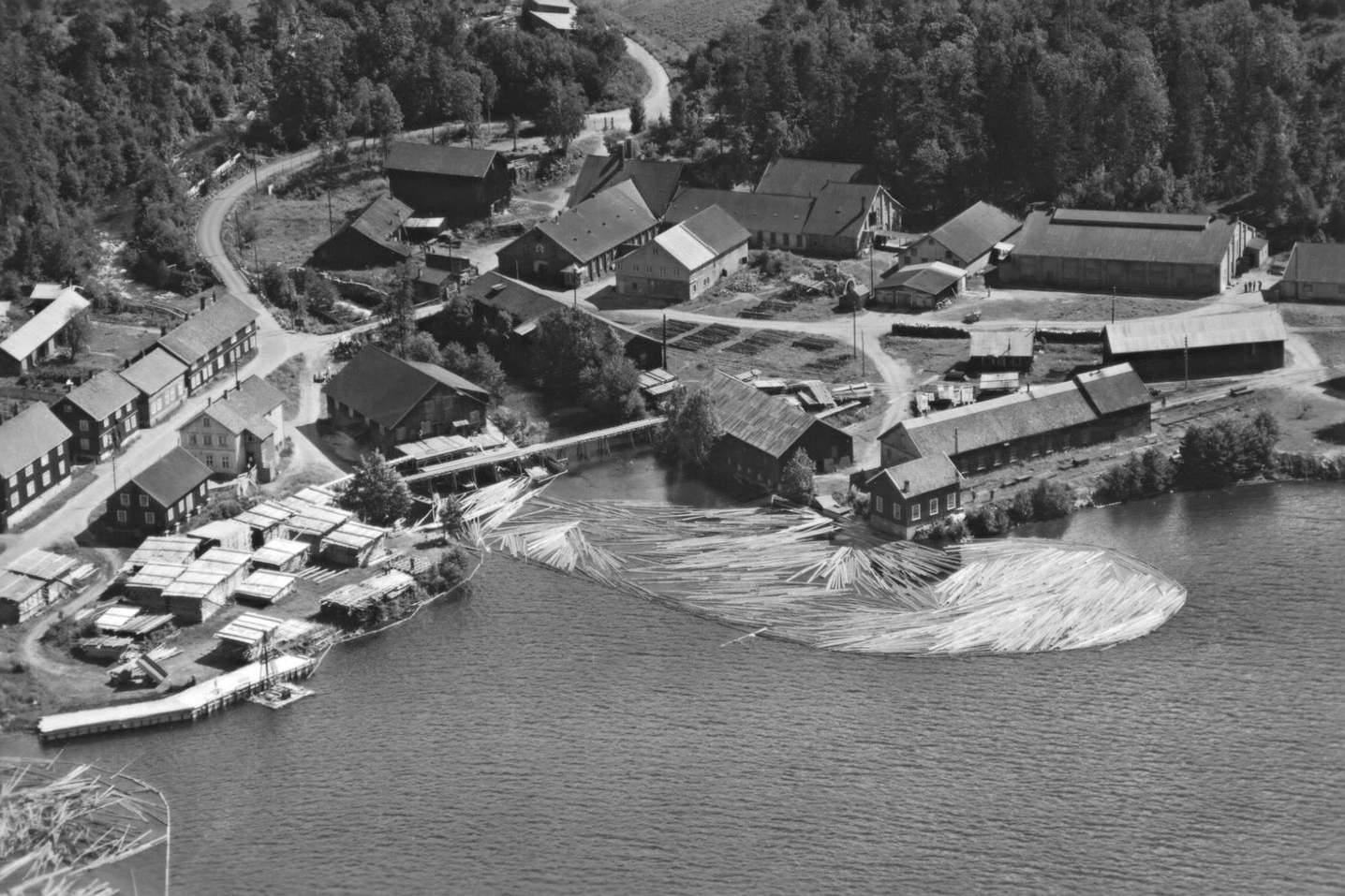 Bråtagata, Kølabånn og verksområdet på 1940-tallet.