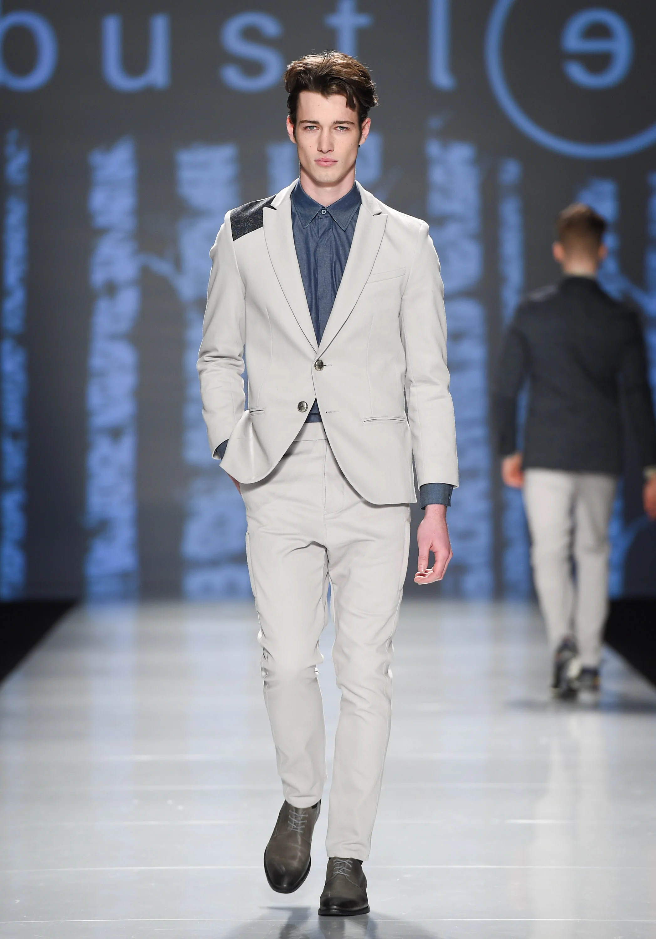 BUSTLE_FW16_Runway_2078.jpg