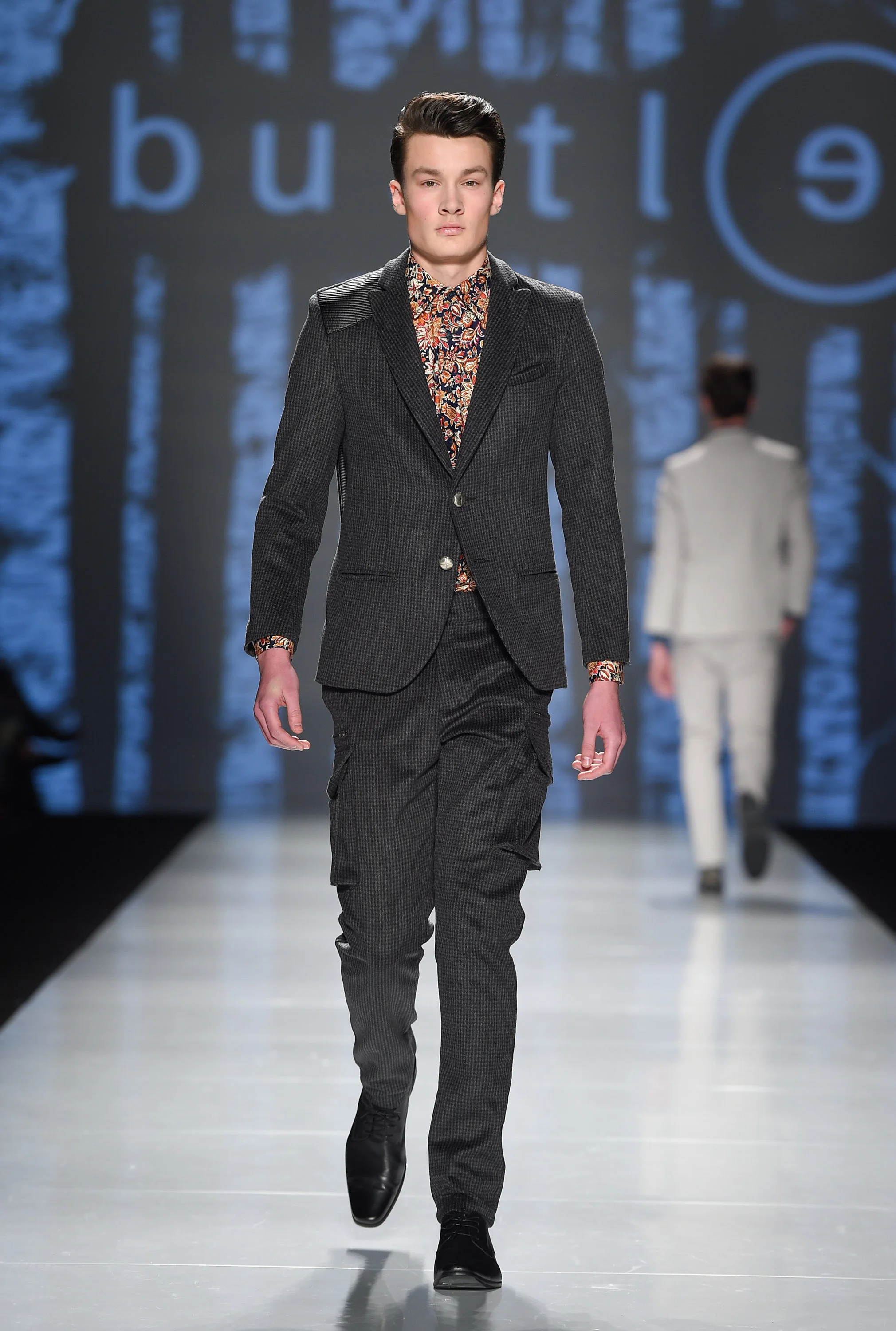 BUSTLE_FW16_Runway_2094.jpg