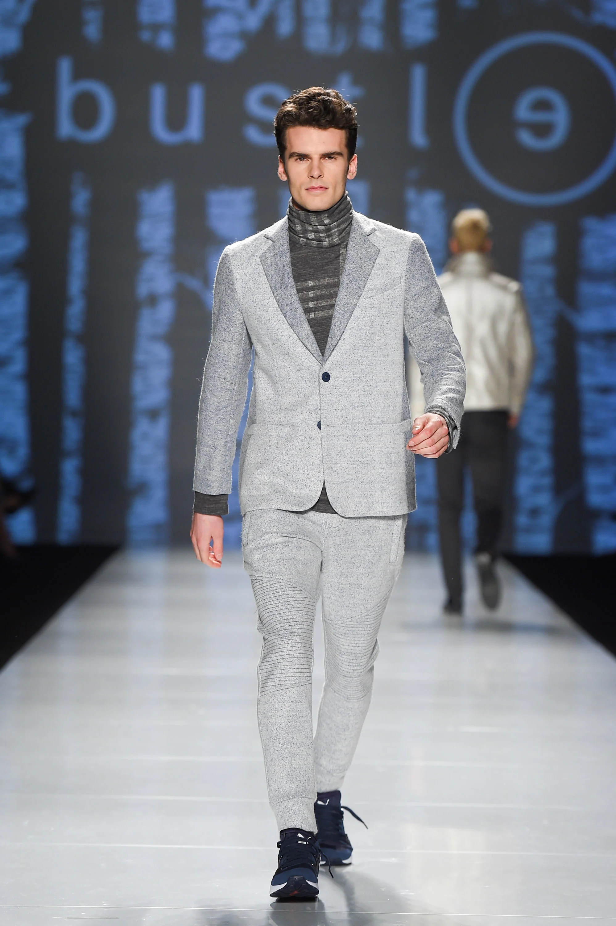 BUSTLE_FW16_Runway_2293.jpg