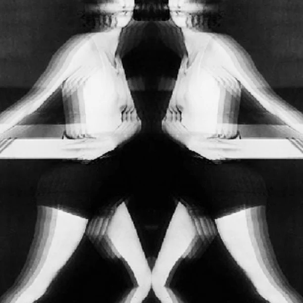 VISUAL DESIGN { Man Ray Motion }