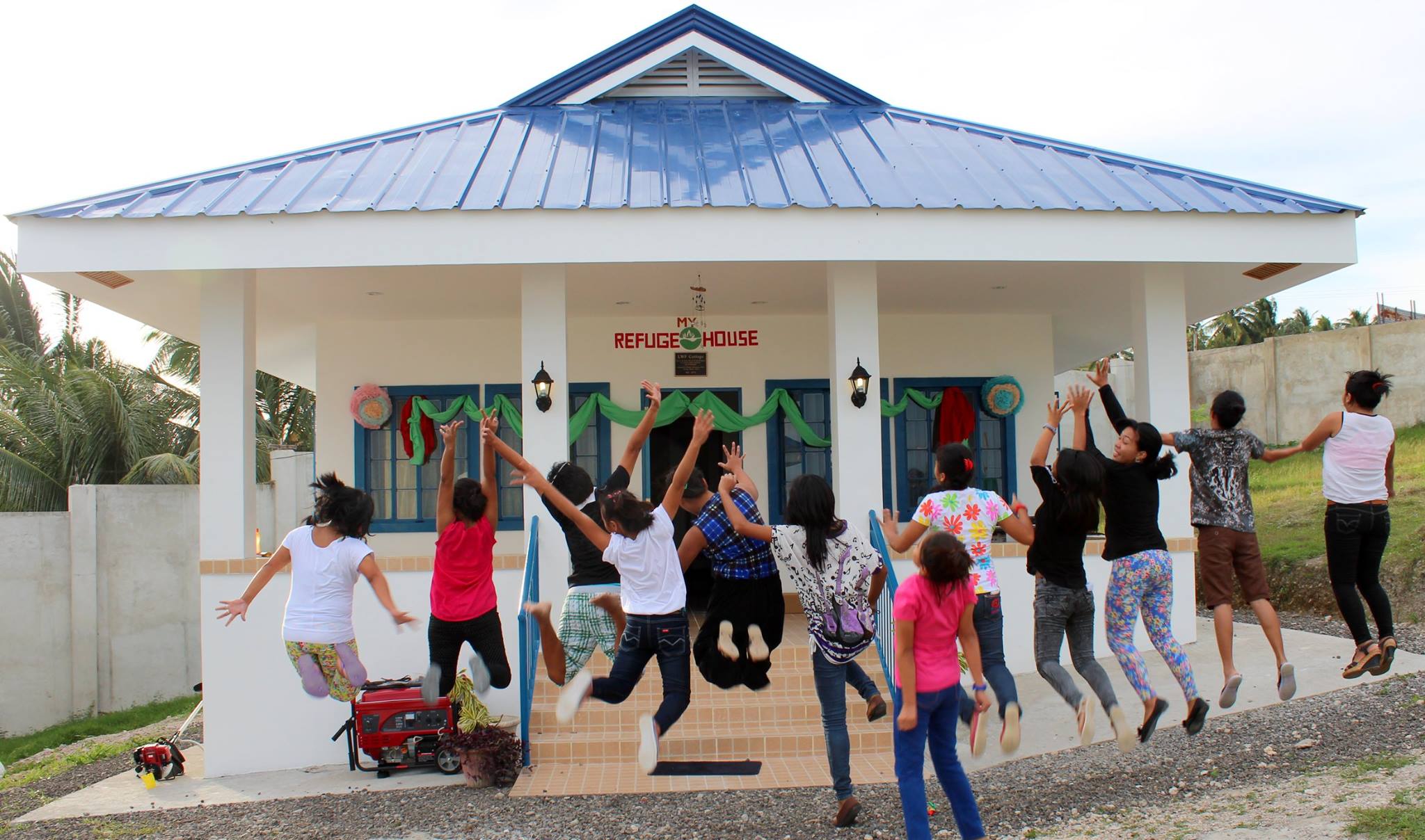 The amazing girls of My Refuge House!