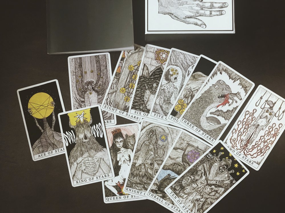 Review and Deck Interview with the Borderless Smith-Waite Tarot ⋆ Angelorum