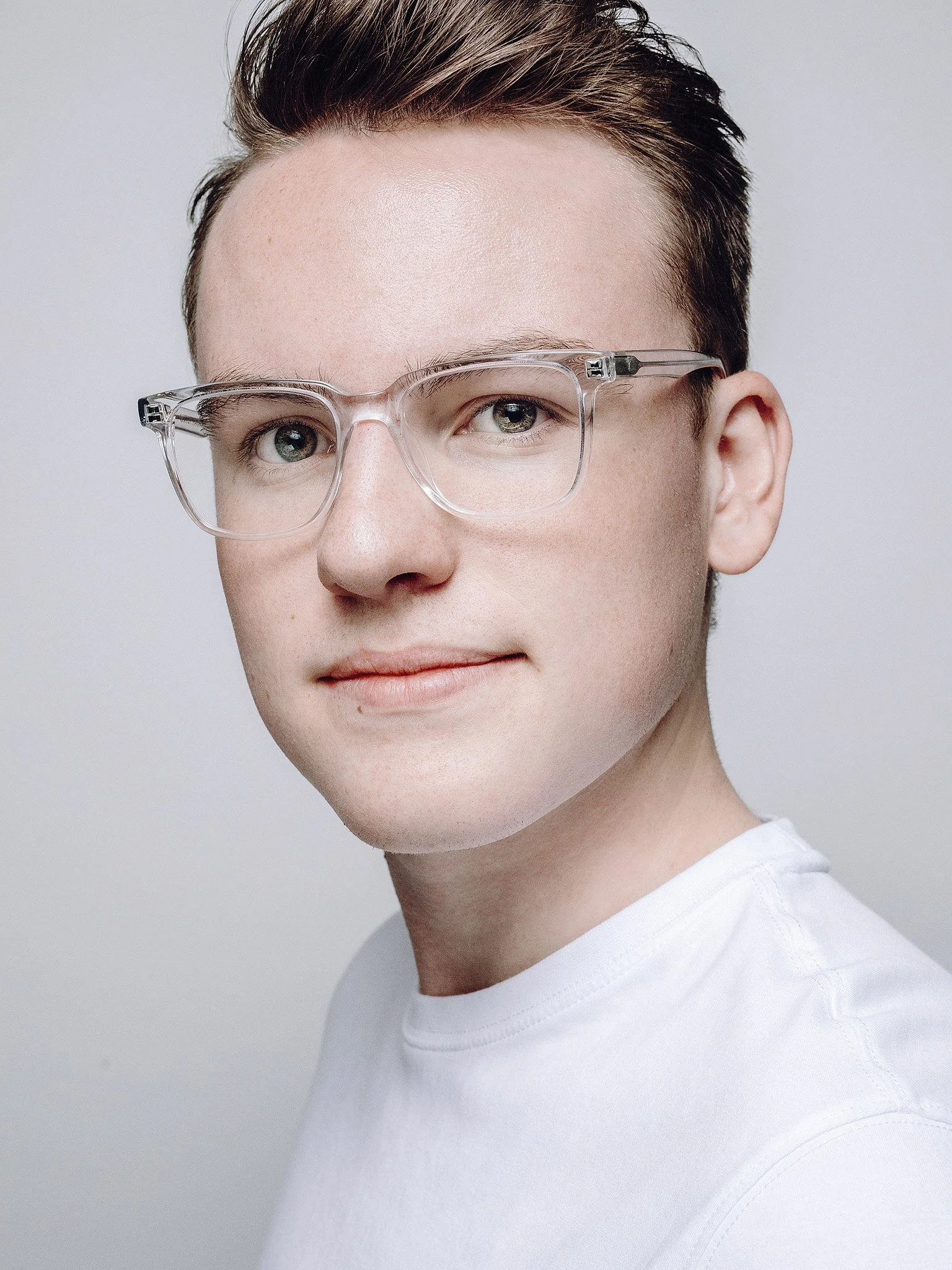 actor-headshot-austin-texas-man-clear-glasses.jpg