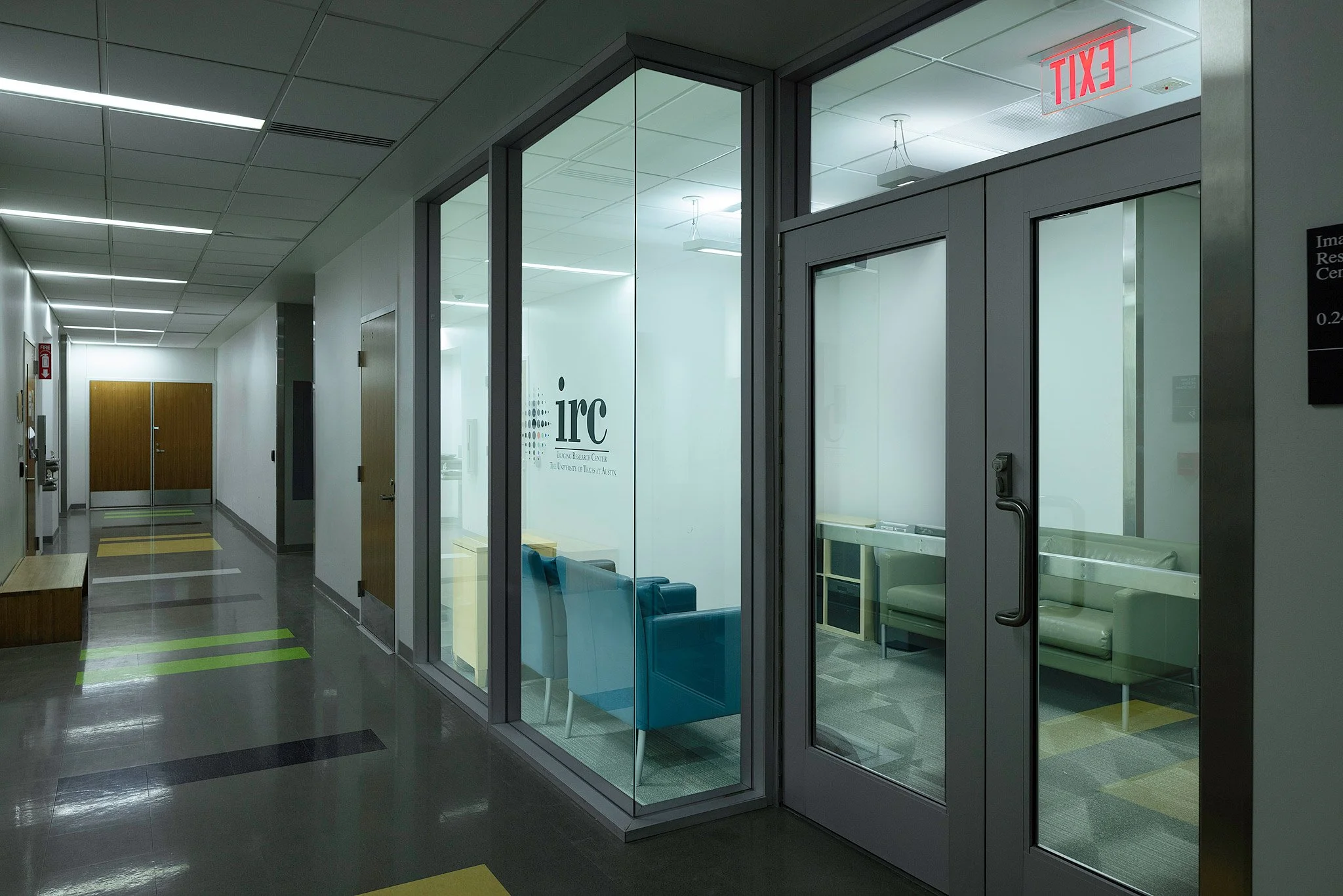 glass-entryway-commercial-office-austin-architectural-photography-jd-swiger.jpg