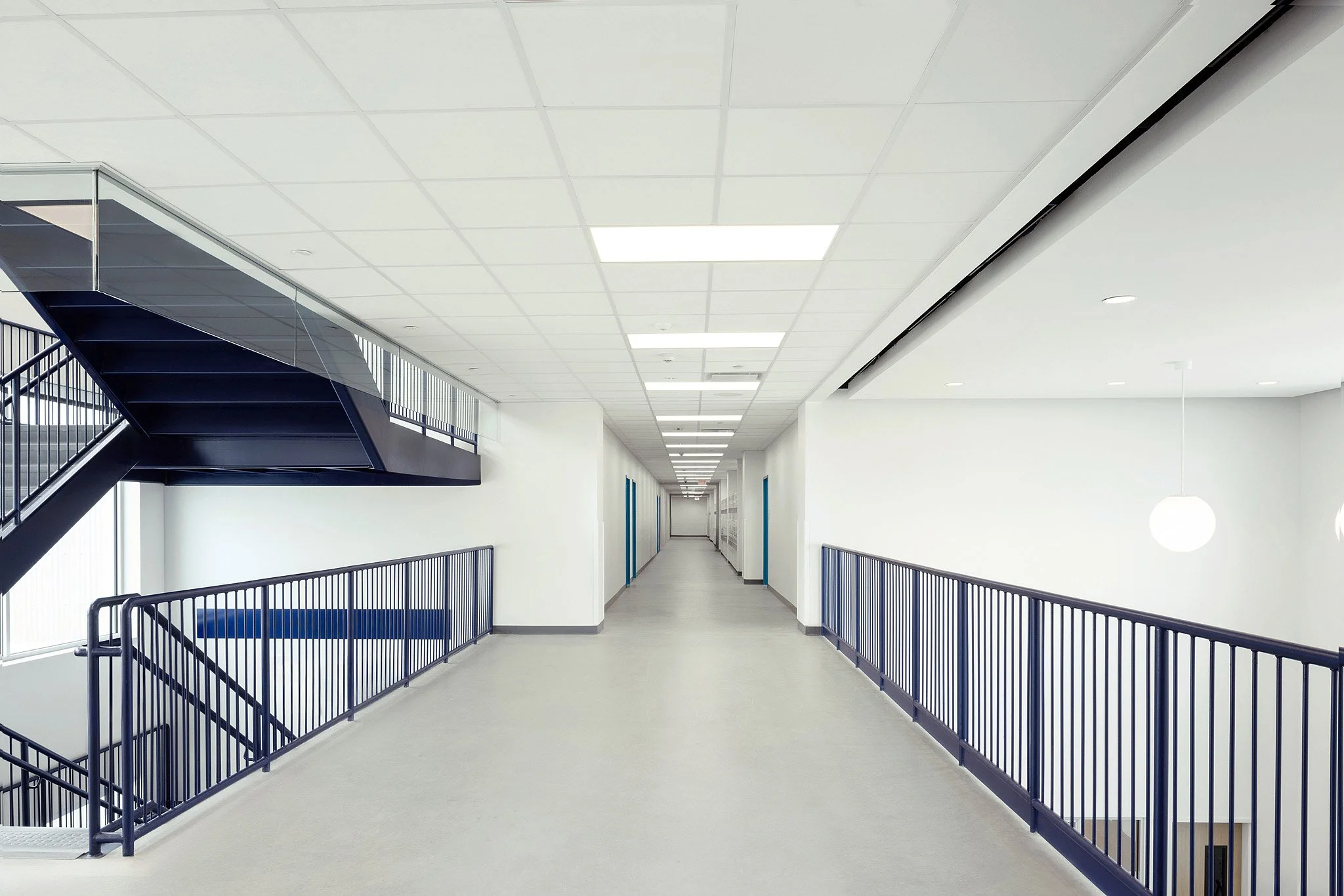 modern-school-hallway-interior-architecture-austin-jd-swiger.jpg