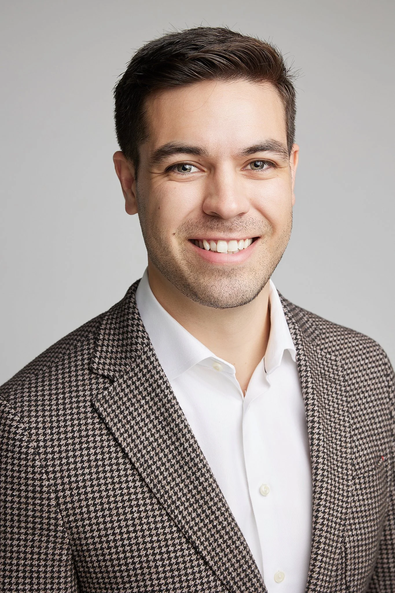 business-headshot-austin-tx-man-houndstooth-blazer.jpg