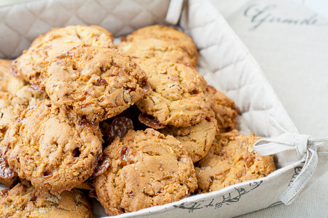 Pecan Caramel Cookies — What the Fruitcake?!