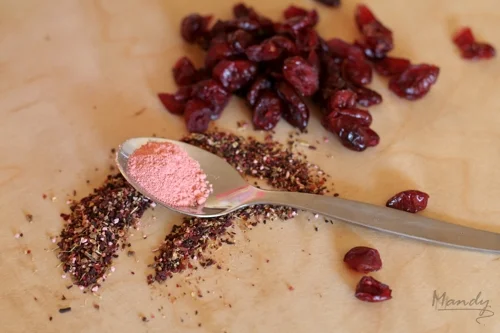 Twining's Cranberry, Raspberry & Elderflower tea, dried cranberries for the buttercream