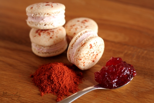 Paprika Strawberry Macaron 01.jpg