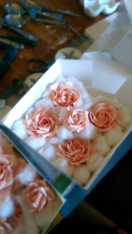 Phone Pics: Gumpaste roses