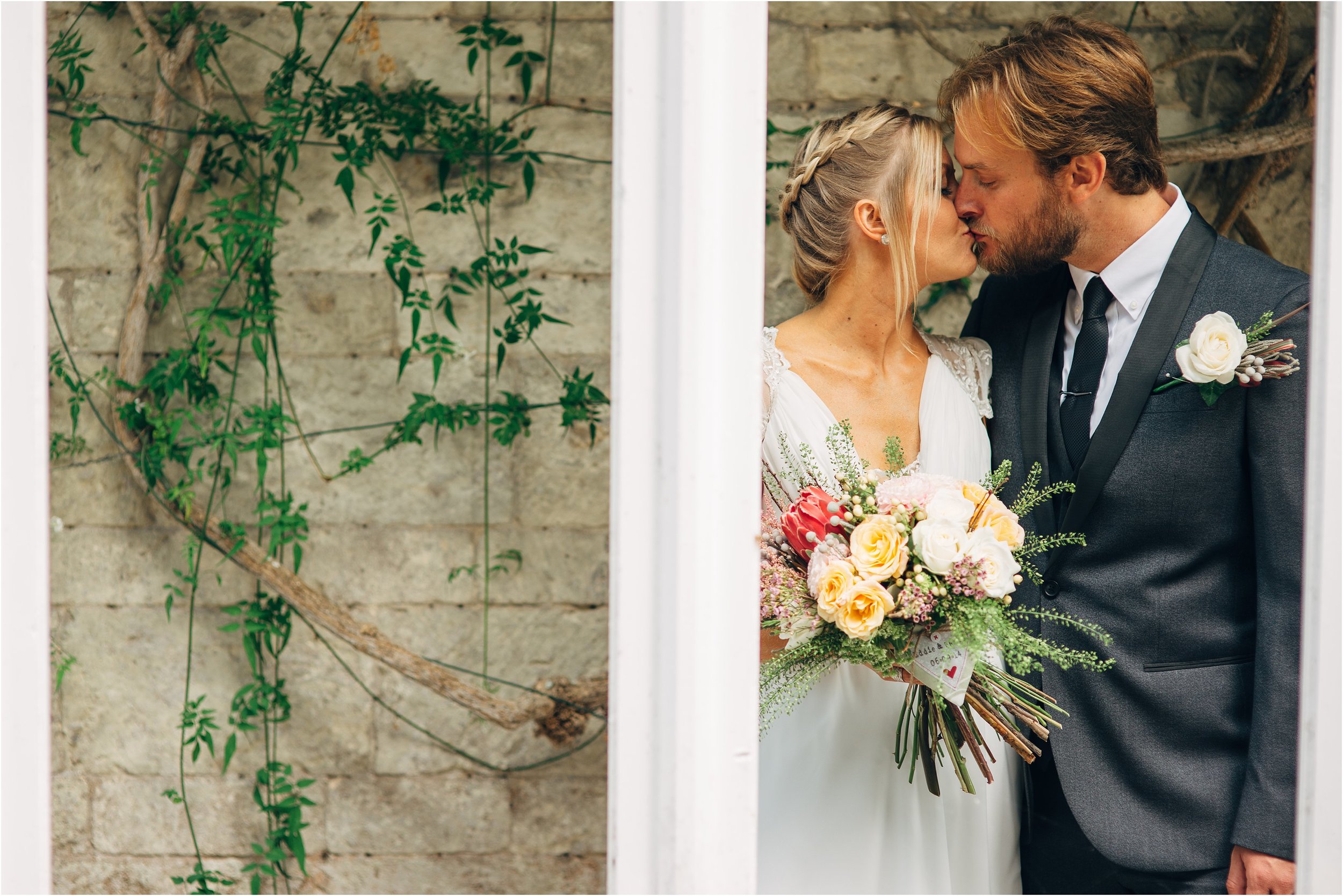 alternative UK wedding photographer_0049.jpg