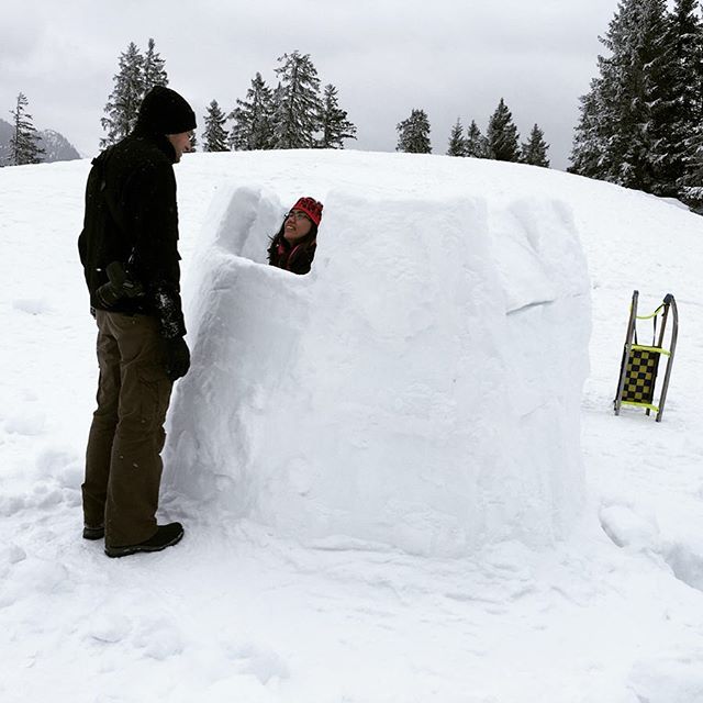 Negotiating whether or not I can squeeze inside the #igloo .
#icyadventures #advenjerice #WinterFun #WinterNoys #alps