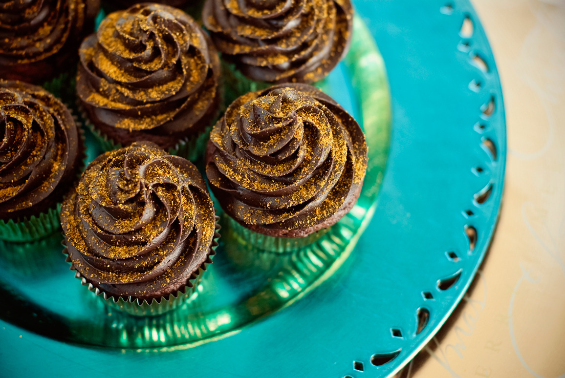 Birds of a Feather: Peacock & Gold Golden Glam Retro 20's Holiday Dessert Table