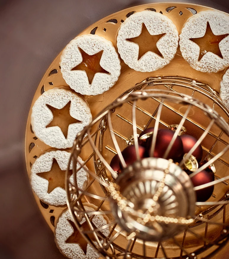 Birds of a Feather: Peacock & Gold Golden Glam Retro 20's Holiday Dessert Table