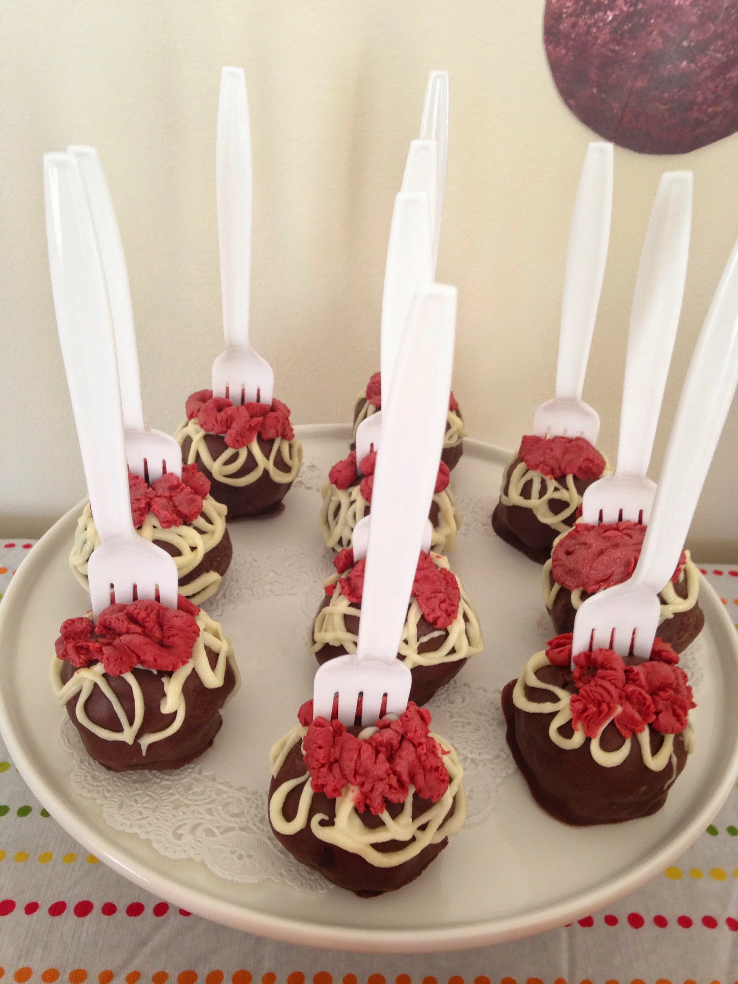 Spaghetti Meatballs Cake Pops