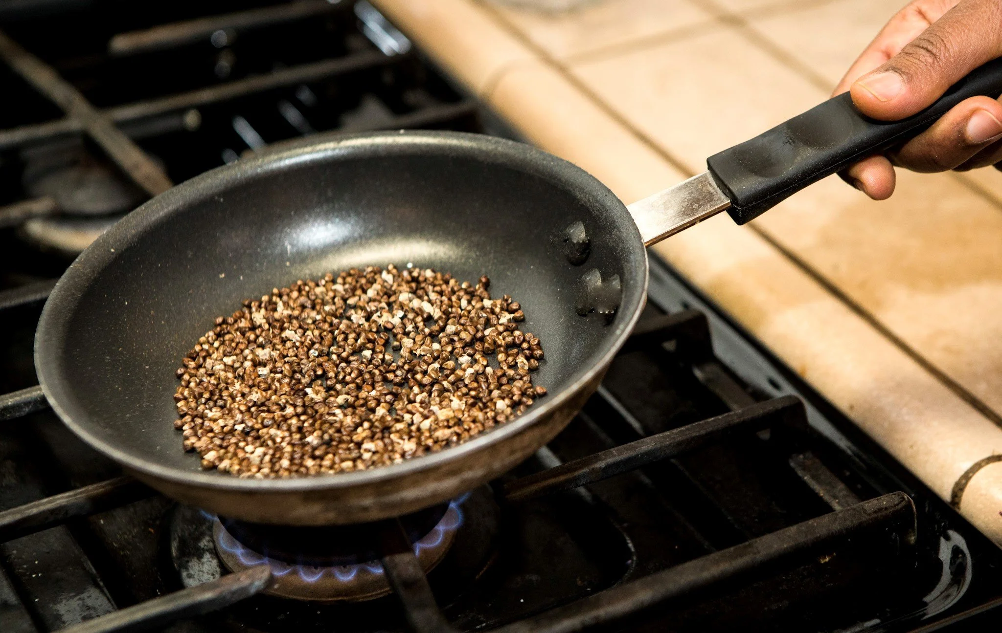 Blackcardamom roasting.jpg