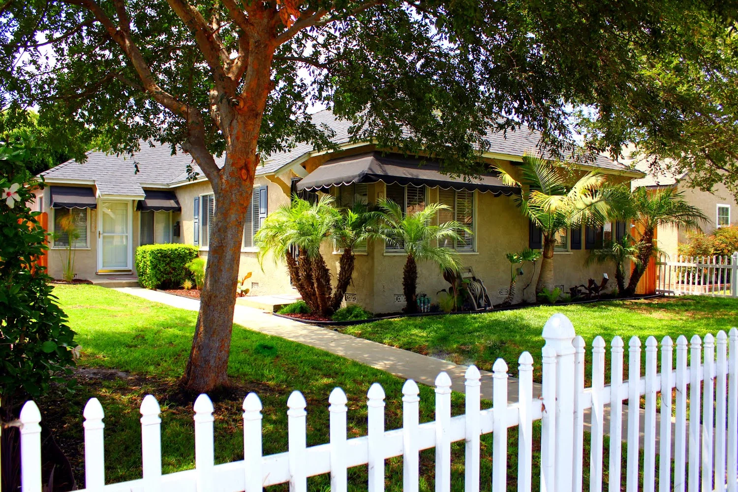 2273 Euclid Ave, Long Beach — interior