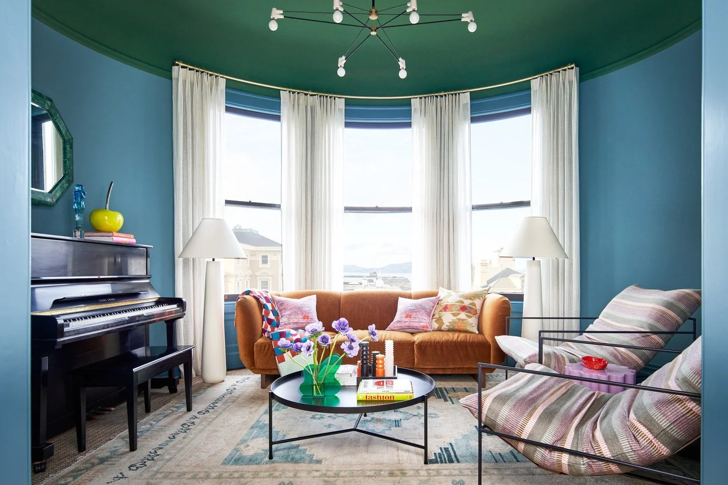 If the Kitchen is the heart of the home, then these Living Rooms are the brains, body and spirit. ⁠
⁠
⁠
📸: @kuohphotography⁠ ⁠
⁠
#studiomunroe #roomoftheday #roomwithaview #interiordesign #sanfrancisco #familyrooms #familyroom #musicroom #familyroom