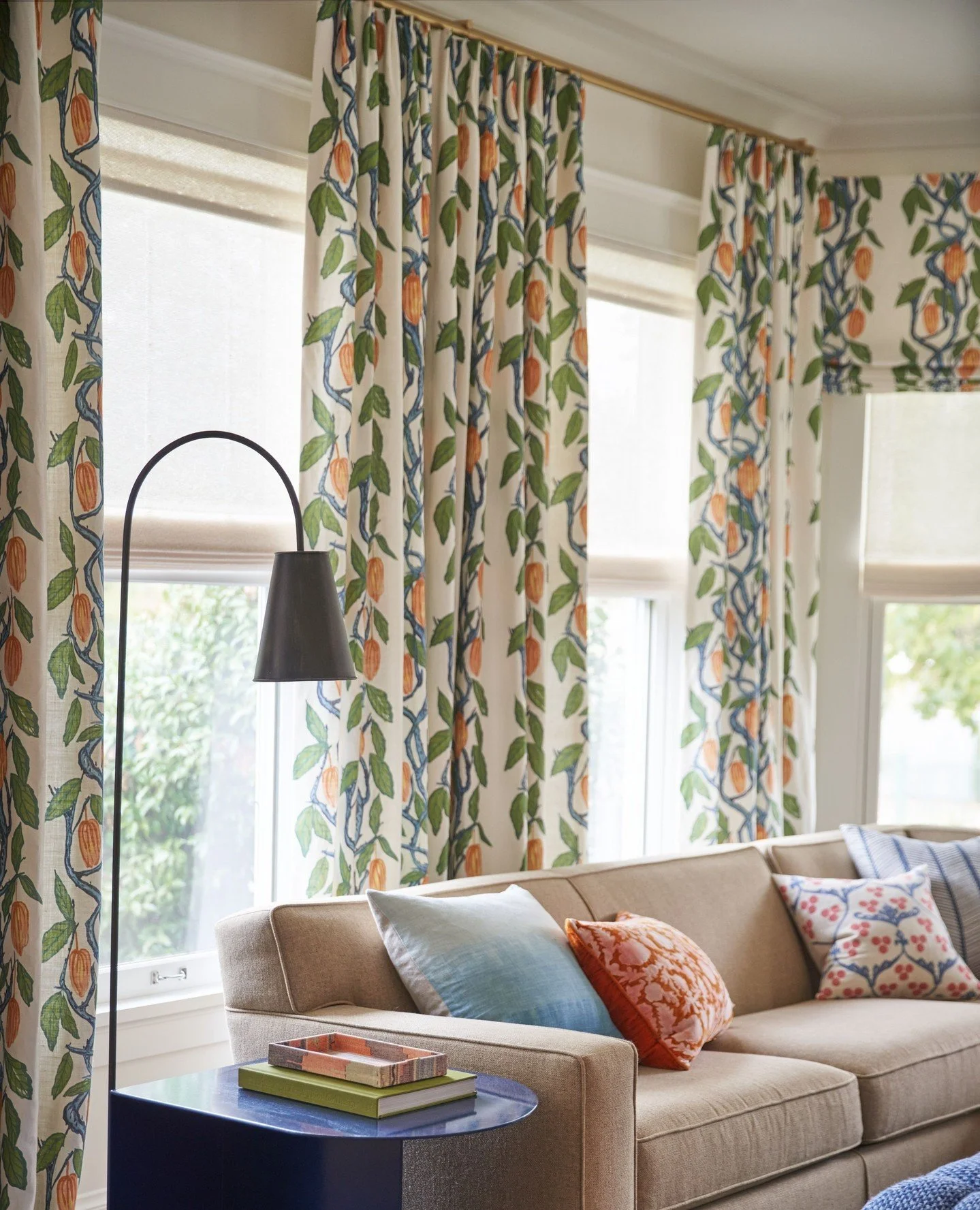 ⁠Friday Fun Day: &quot;Find the Fruit in the Room&quot; edition! ⁠
⁠
📸: @kuohphotography⁠ ⁠
⁠
#studiomunroe #roomoftheday #roomwithaview #interiordesign #sanfrancisco #fruity #fruitmotif