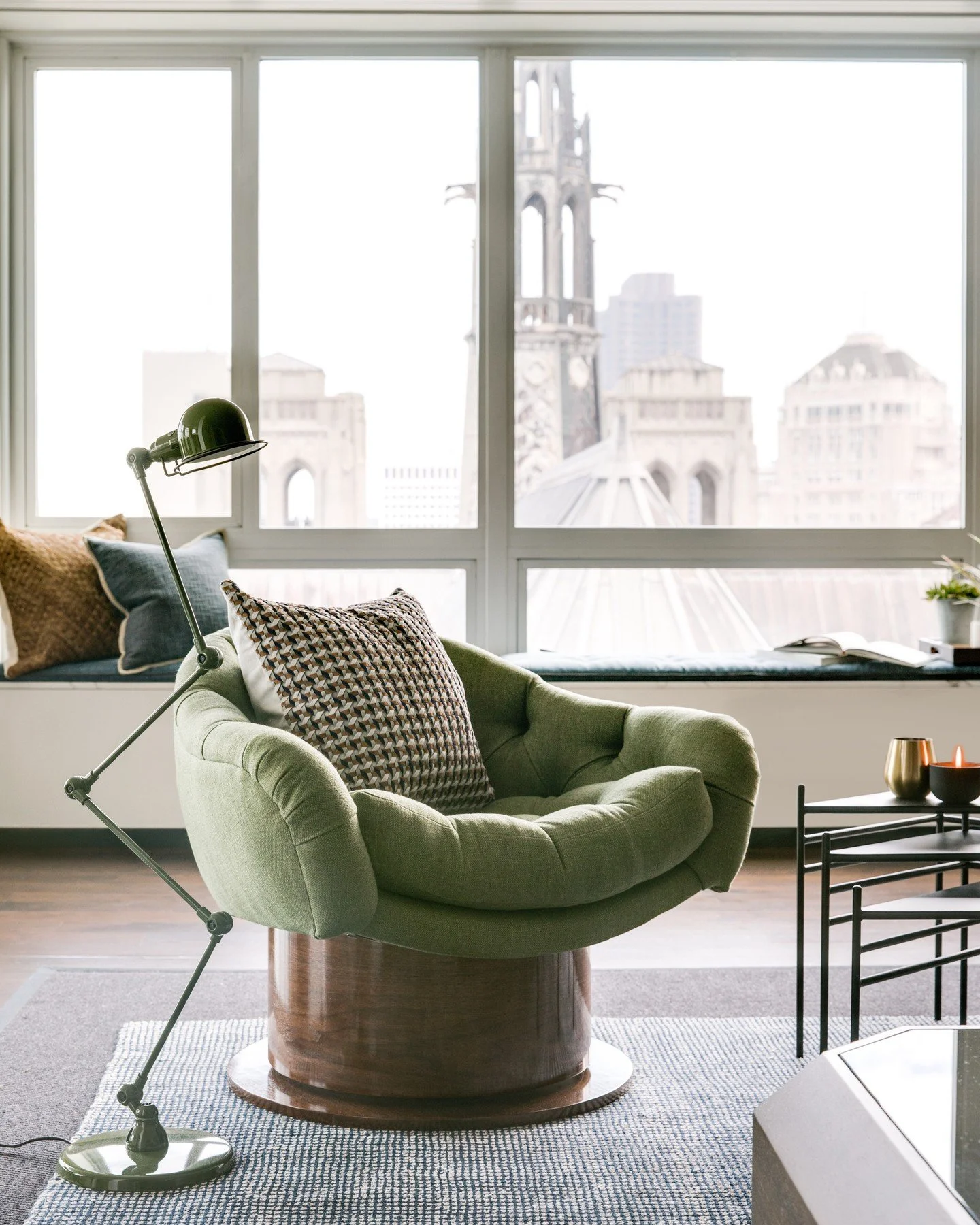 ⁠A successful room expands from a series of moments. ⁠
⁠
📸: @kuohphotography⁠ as seen on @elledecor ⁠
⁠
#studiomunroe #roomoftheday #roomwithaview #interiordesign #sanfrancisco #bachelorpad