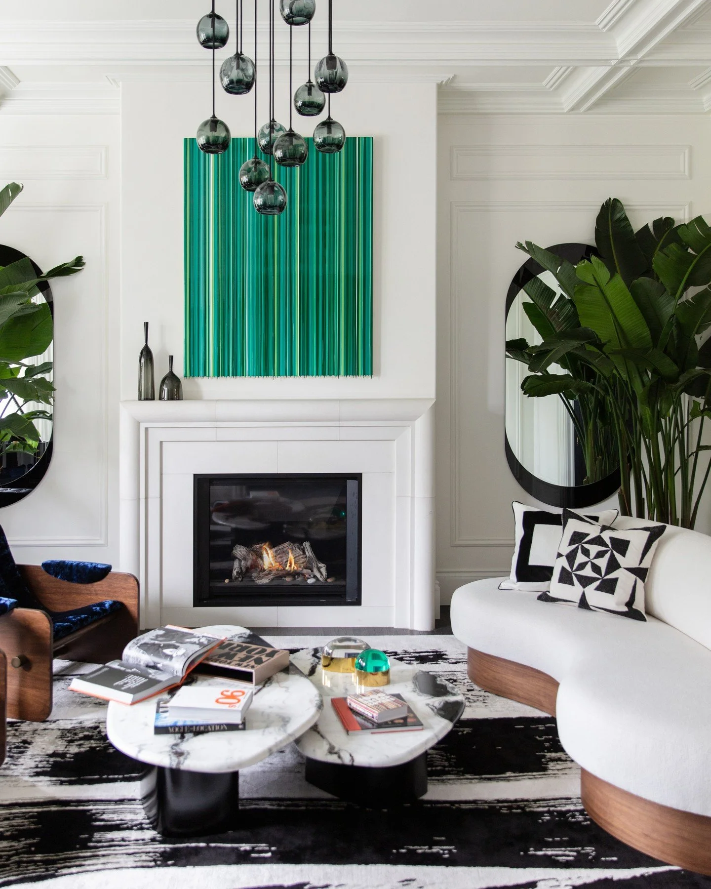 ⁠Green is lush, playful, vital and energized -- a life force color. ⁠
⁠
📸: @kuohphotography⁠ ⁠
⁠
#studiomunroe #roomoftheday #roomwithaview #interiordesign #sanfrancisco #easybeinggreen