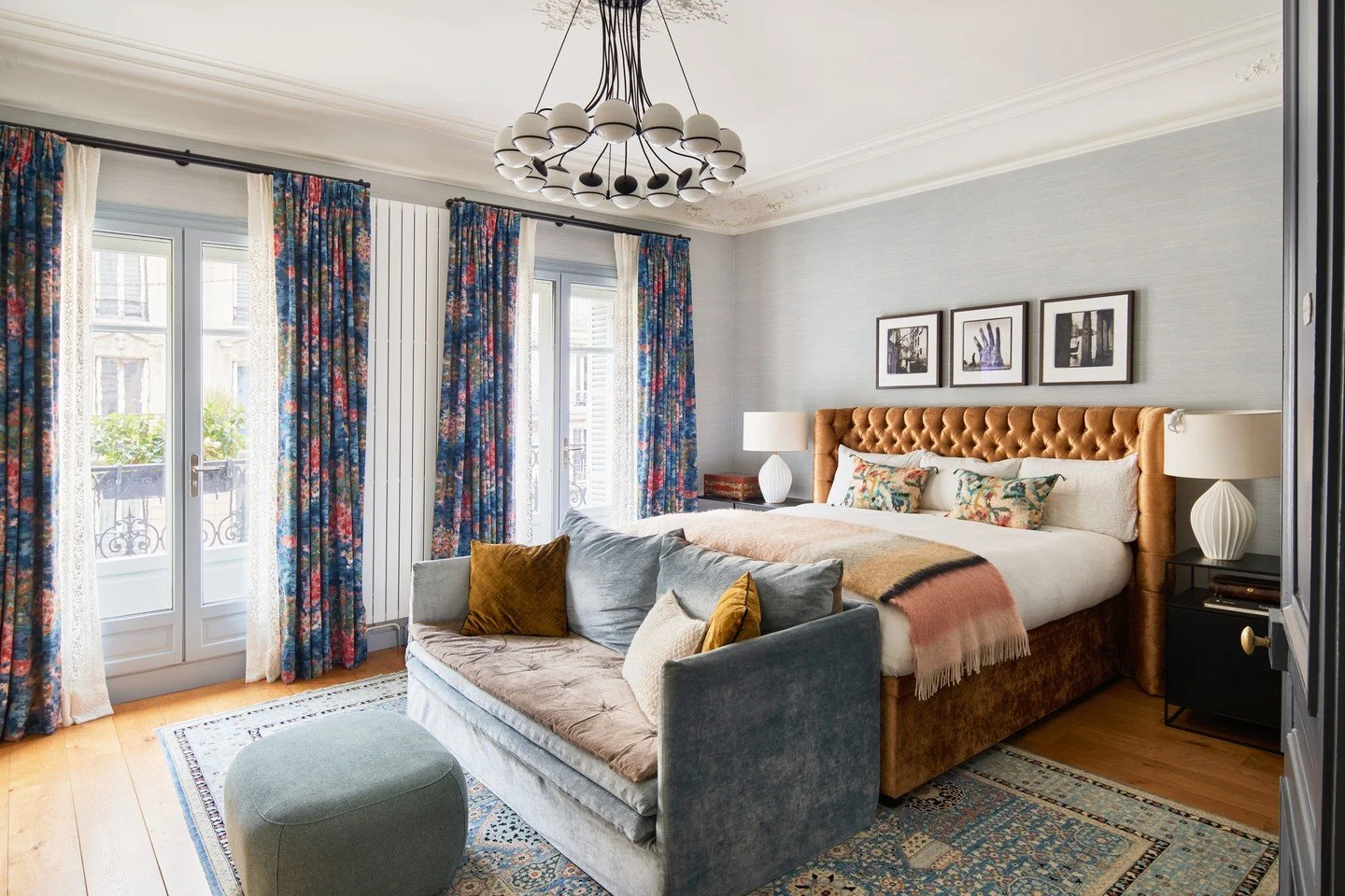 Impossible to focus on furnishings with you have this Parisian terrace view. ⁠
⁠
📸: @kuohphotography⁠ / coming soon in the May 2026 issue of @sanfrancisco.magazine @modernluxury ⁠
⁠
#studiomunroe #roomoftheday #roomwithaview #interiordesign #sanfran