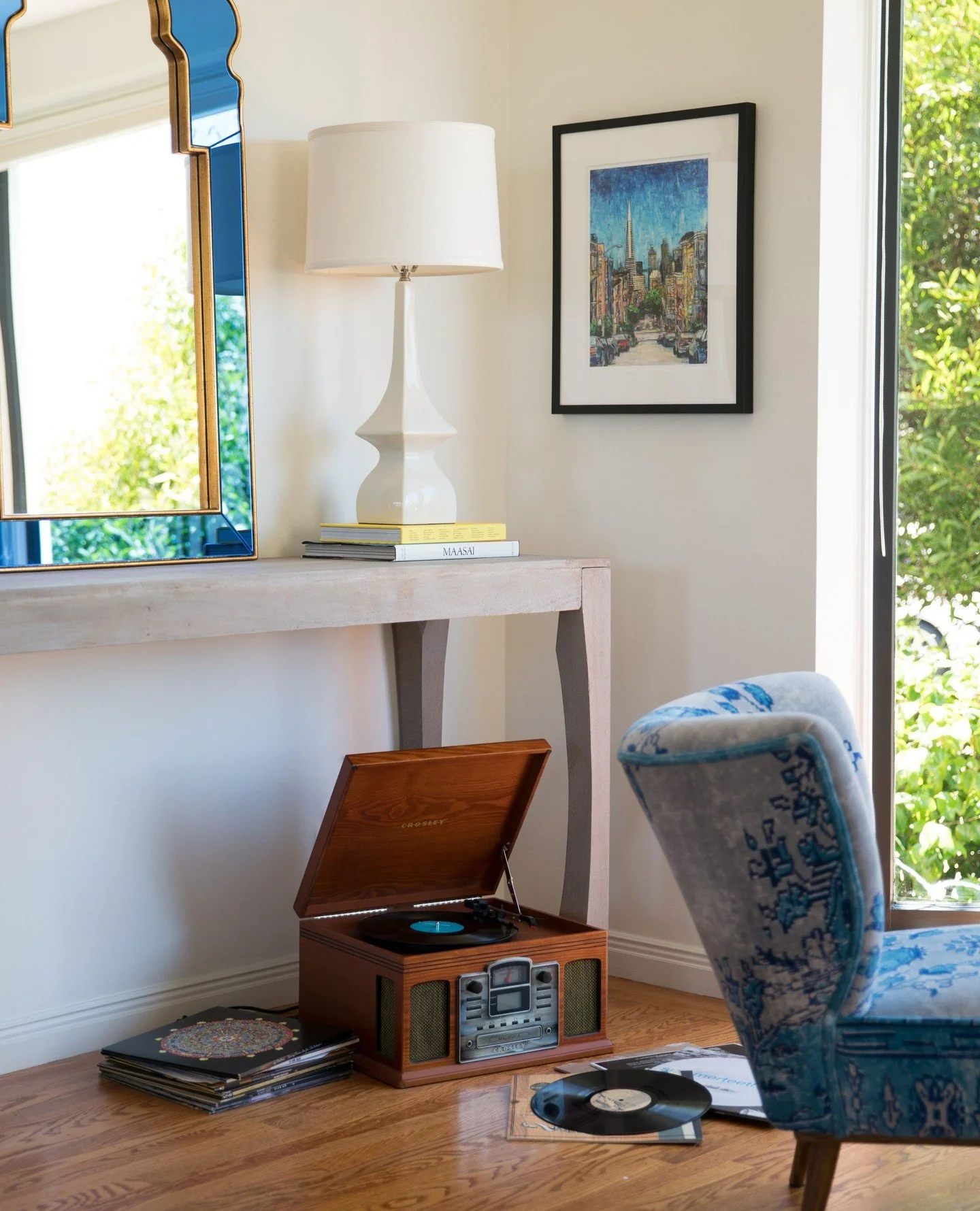 In the house of lovers, the music never stops, the walls are made of songs and the floor dances. Where words fail, music speaks.⁠
&mdash; Rumi⁠
⁠
📸: @kuohphotography⁠ ⁠
⁠
#studiomunroe #roomoftheday #roomwithaview #interiordesign #sanfrancisco #musi