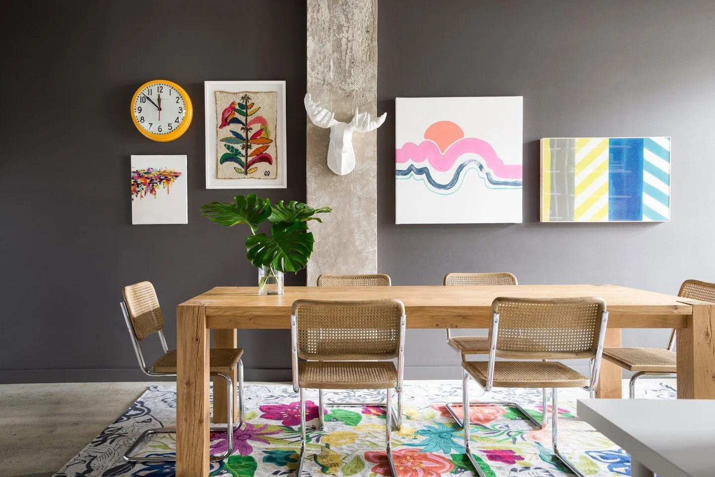 Partner with us to design for your workplace in a functional, inspired and inspiring way. ⁠
⁠
📸: @kuohphotography⁠ ⁠
⁠
#studiomunroe #roomoftheday #roomwithaview #interiordesign #sanfrancisco #officedesign #professionaloffice