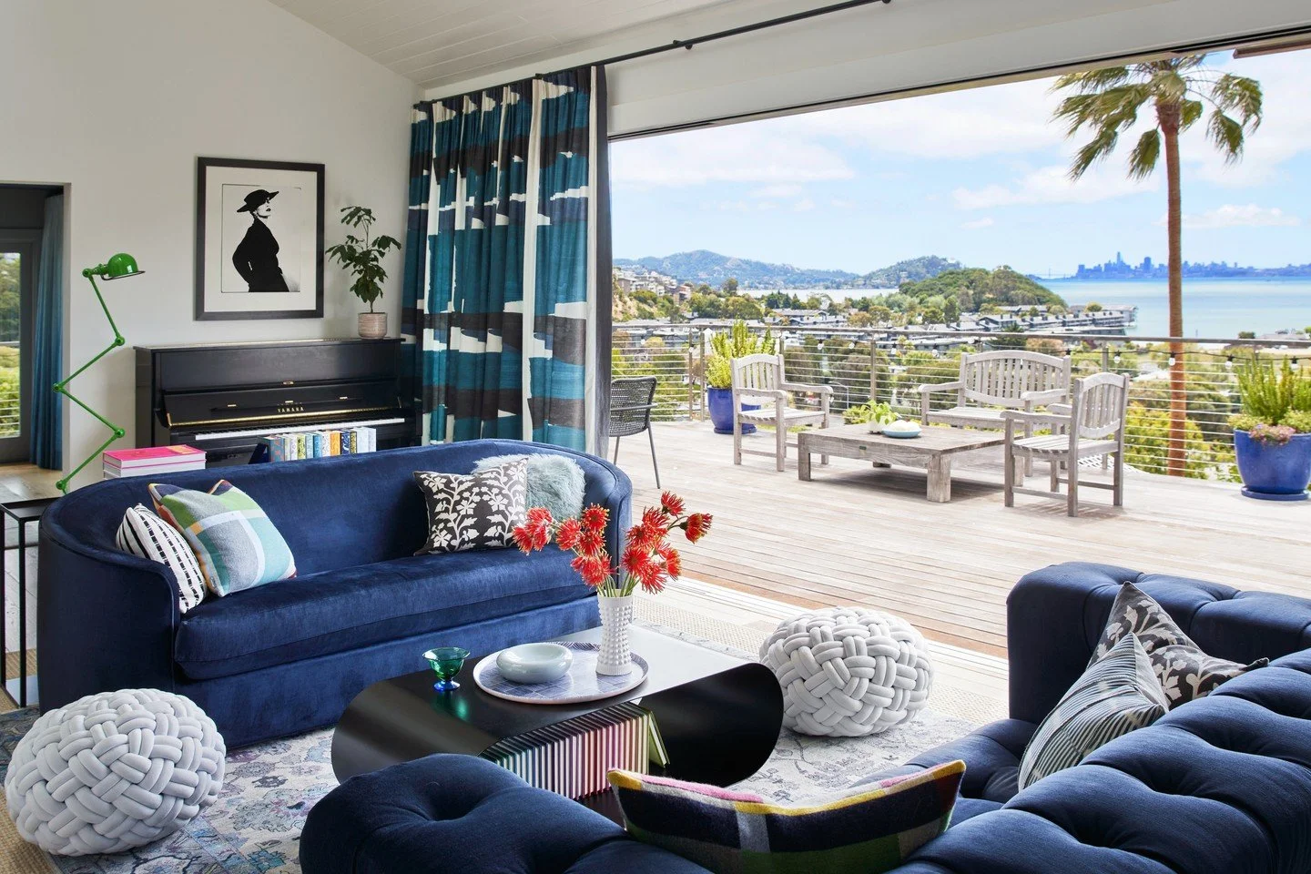 Sunrise and sunset(.com) both savor the chance to spread their light on our Mill Valley project.  Interiors have a lot to live up to adjacent views like these!⁠
⁠
📸: @kuohphotography⁠ as seen on @sunsetmag ⁠
💐: @ajamalia ⁠
⁠
#studiomunroe #roomofth