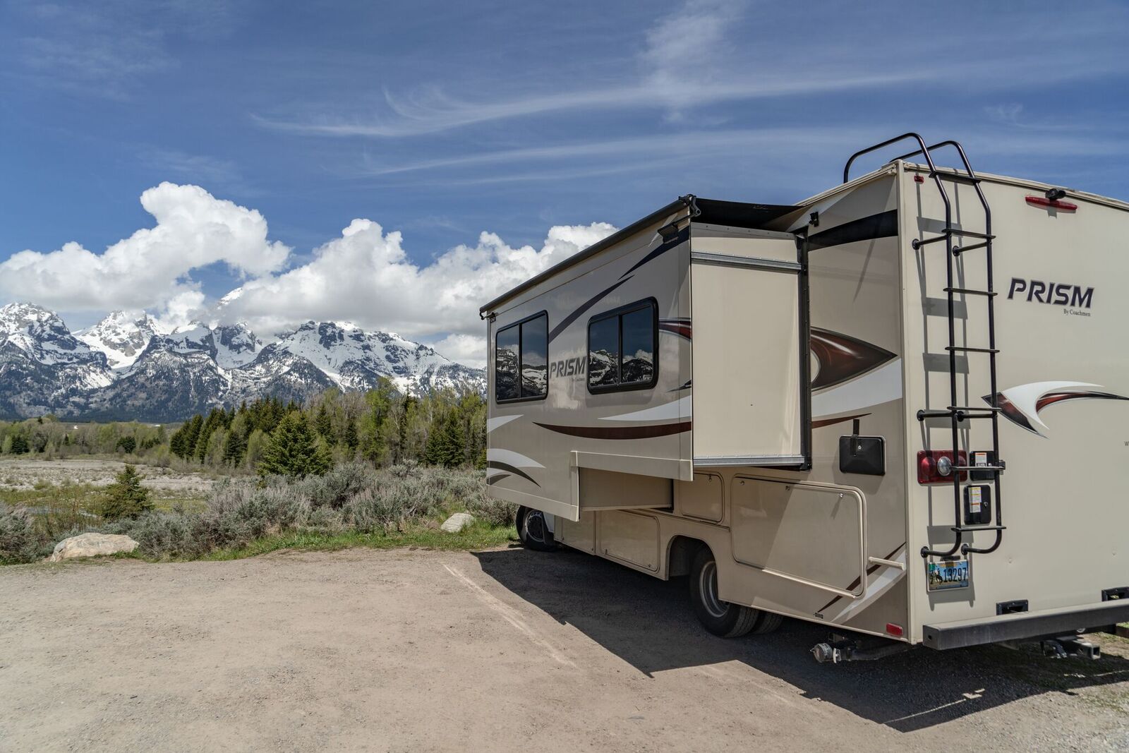 GrandTetonsMountainRange.jpeg