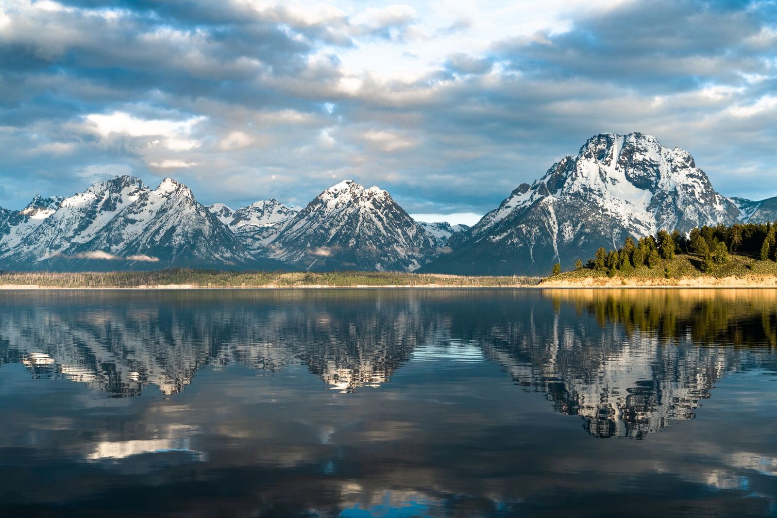 GrandTetonsMountainsJacksonLake.jpeg