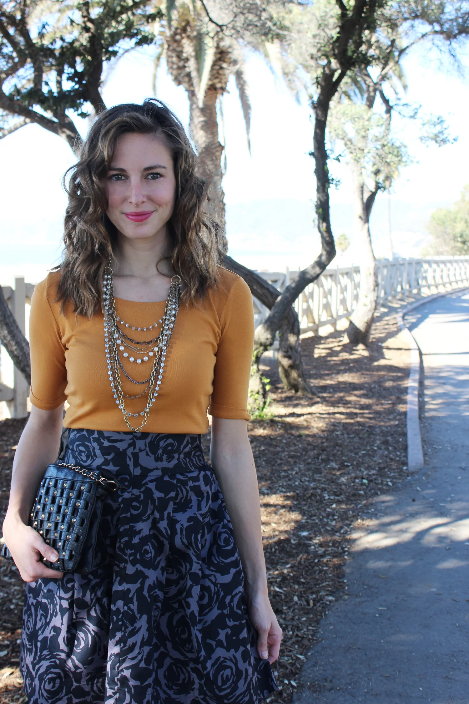 R&R. — WEARS KELLY