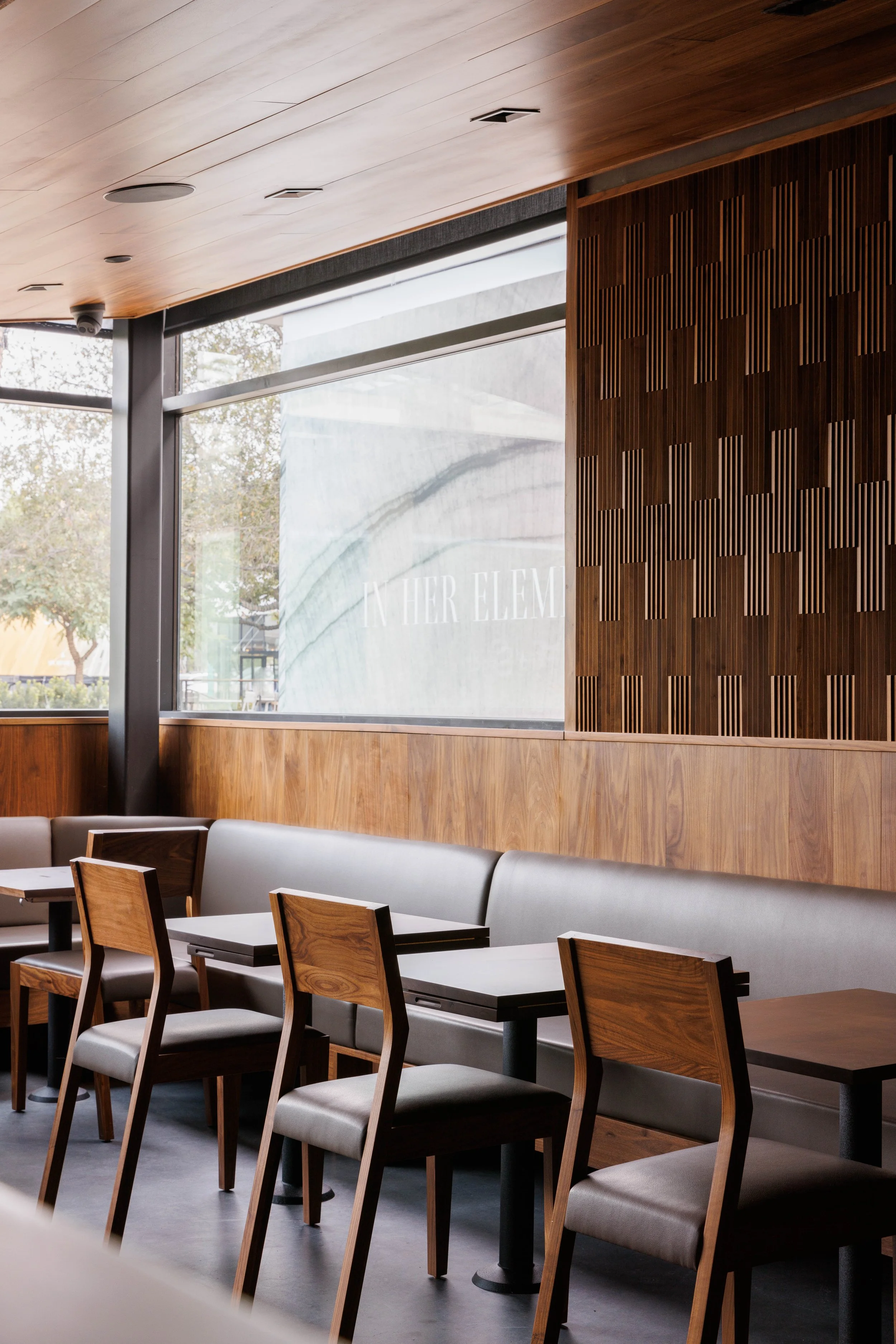 Sugarfish_Studio City Low Res - virtuallyherestudios.com-5.jpg