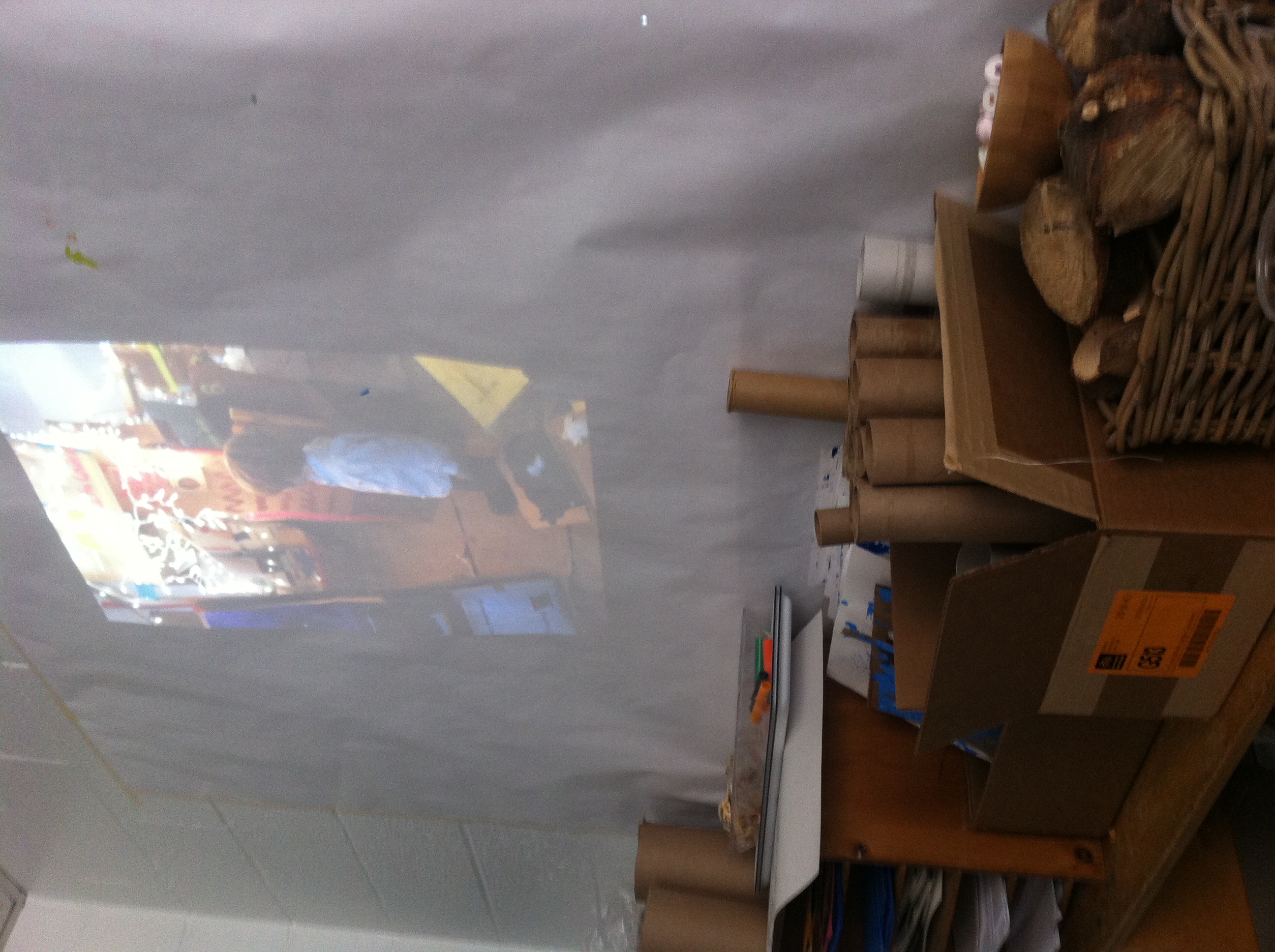 So fun to see our Cardboard Challenge movie projected behind the cardboard making workshop in the 3-4's room at the 14th St Y. 